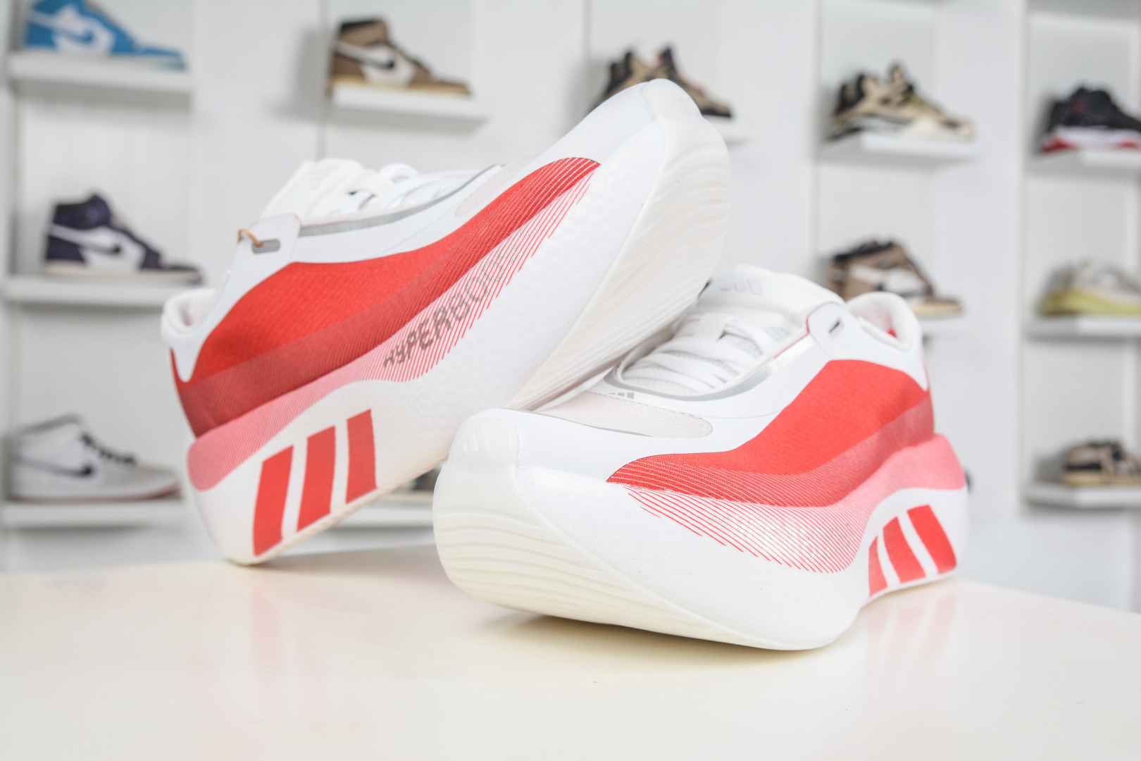 AD Hyper Boost Edge M 白红 马拉松轻量竞速运动跑鞋 CELERMESH针织网面非常轻薄 KI1913