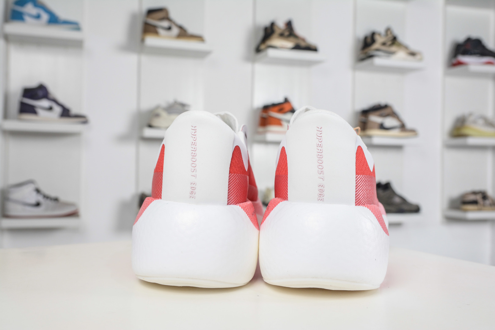 AD Hyper Boost Edge M 白红 马拉松轻量竞速运动跑鞋 CELERMESH针织网面非常轻薄 KI1913