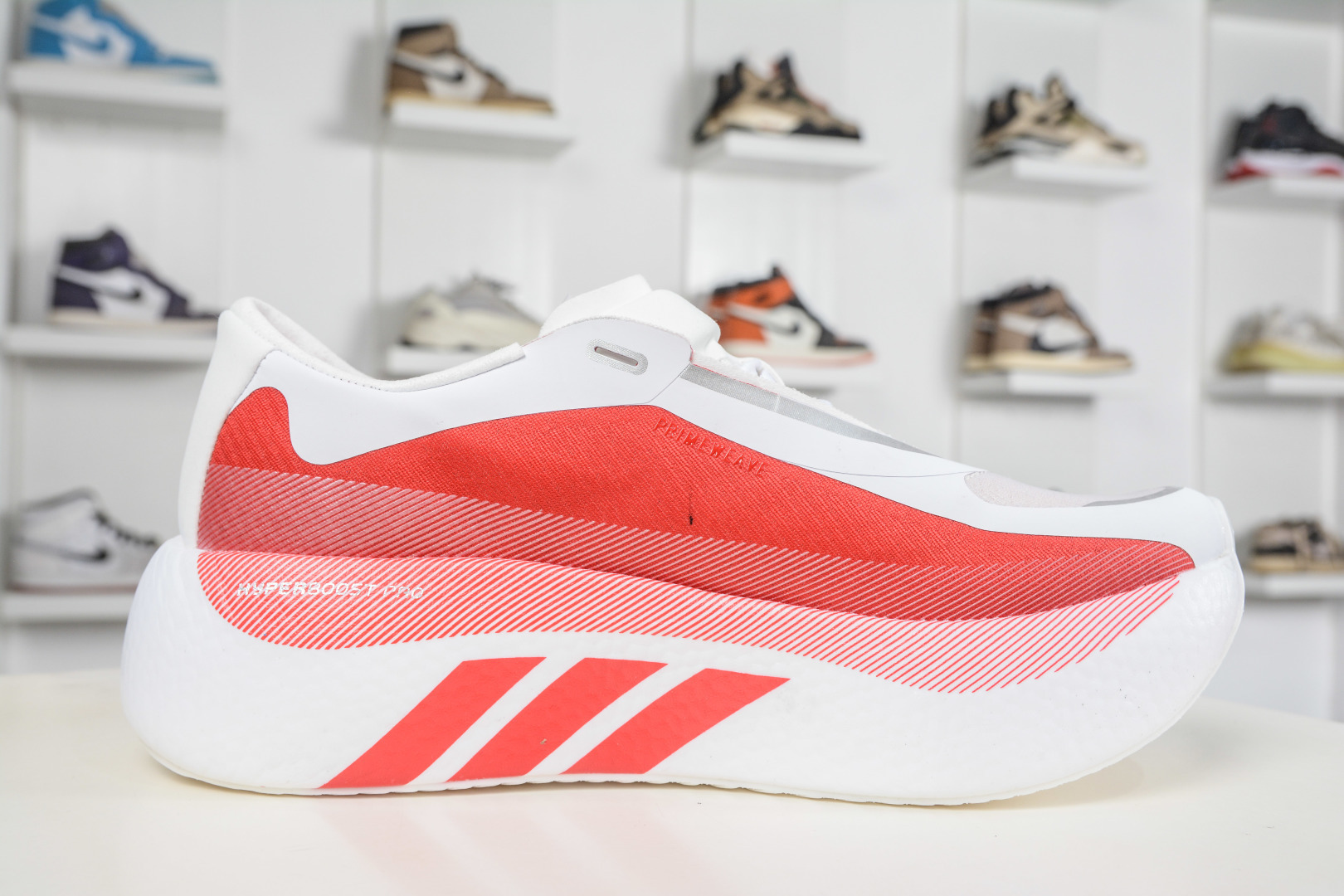 AD Hyper Boost Edge M 白红 马拉松轻量竞速运动跑鞋 CELERMESH针织网面非常轻薄 KI1913