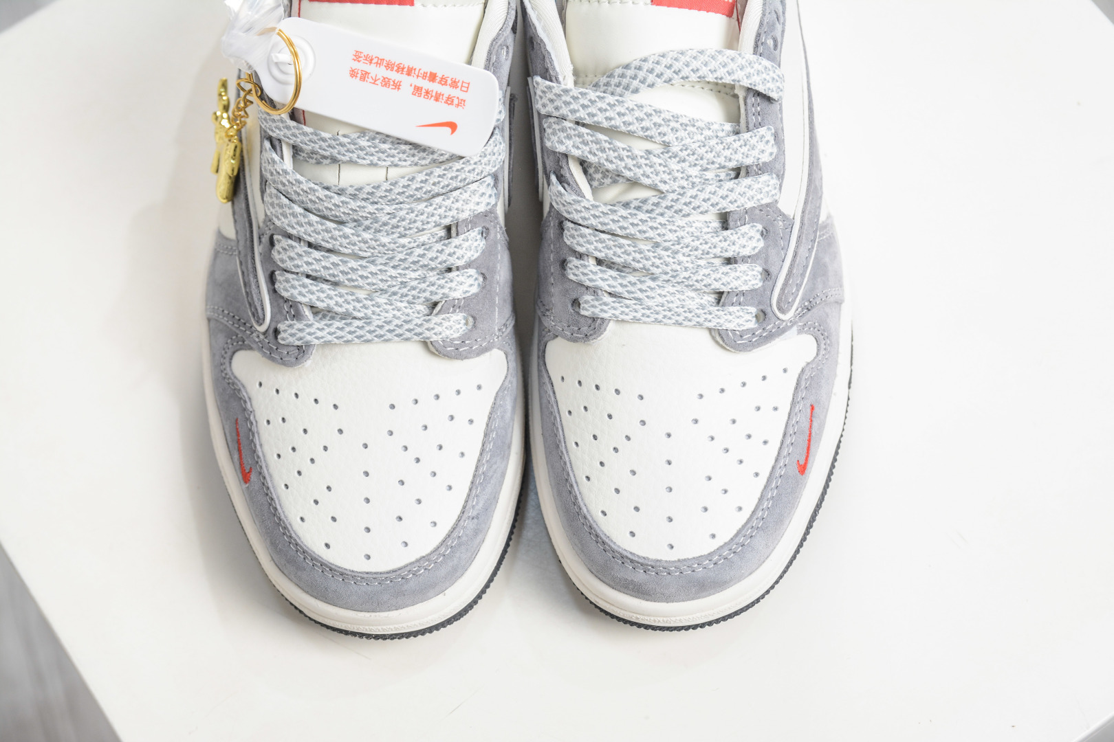 270 Travis Scott x Air Jordan 1 Low乔丹1代低帮倒钩马年限定-米白灰红 JW1188-179