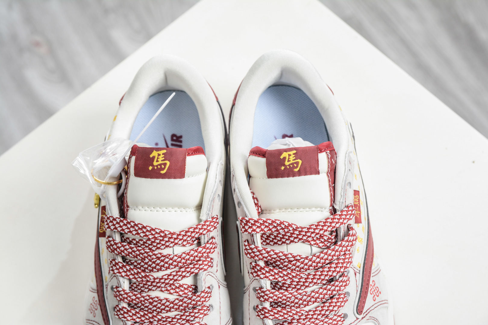 Supreme x Travis Scott x Air Jordan 1 Low乔丹1代低帮倒钩Sup马年限定联名-米灰红 JW1188-180-Top High Quatity Cheap Sneakers Fashion Clothing Clothes Bags handbags Shoes of all Brand wholesale With The best Quality And Beautiful Price from China Factory Chinese suppliers wholesaler seller Supreme x Travis Scott x Air Jordan 1 Low乔丹1代低帮倒钩Sup马年限定联名-米灰红 JW1188-180