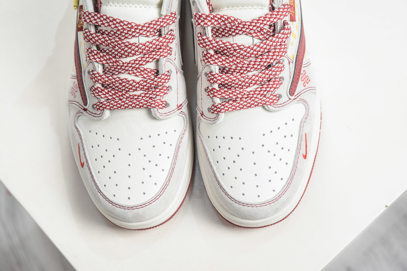 Supreme x Travis Scott x Air Jordan 1 Low乔丹1代低帮倒钩Sup马年限定联名-米灰红 JW1188-180-Top High Quatity Cheap Sneakers Fashion Clothing Clothes Bags handbags Shoes of all Brand wholesale With The best Quality And Beautiful Price from China Factory Chinese suppliers wholesaler seller Supreme x Travis Scott x Air Jordan 1 Low乔丹1代低帮倒钩Sup马年限定联名-米灰红 JW1188-180