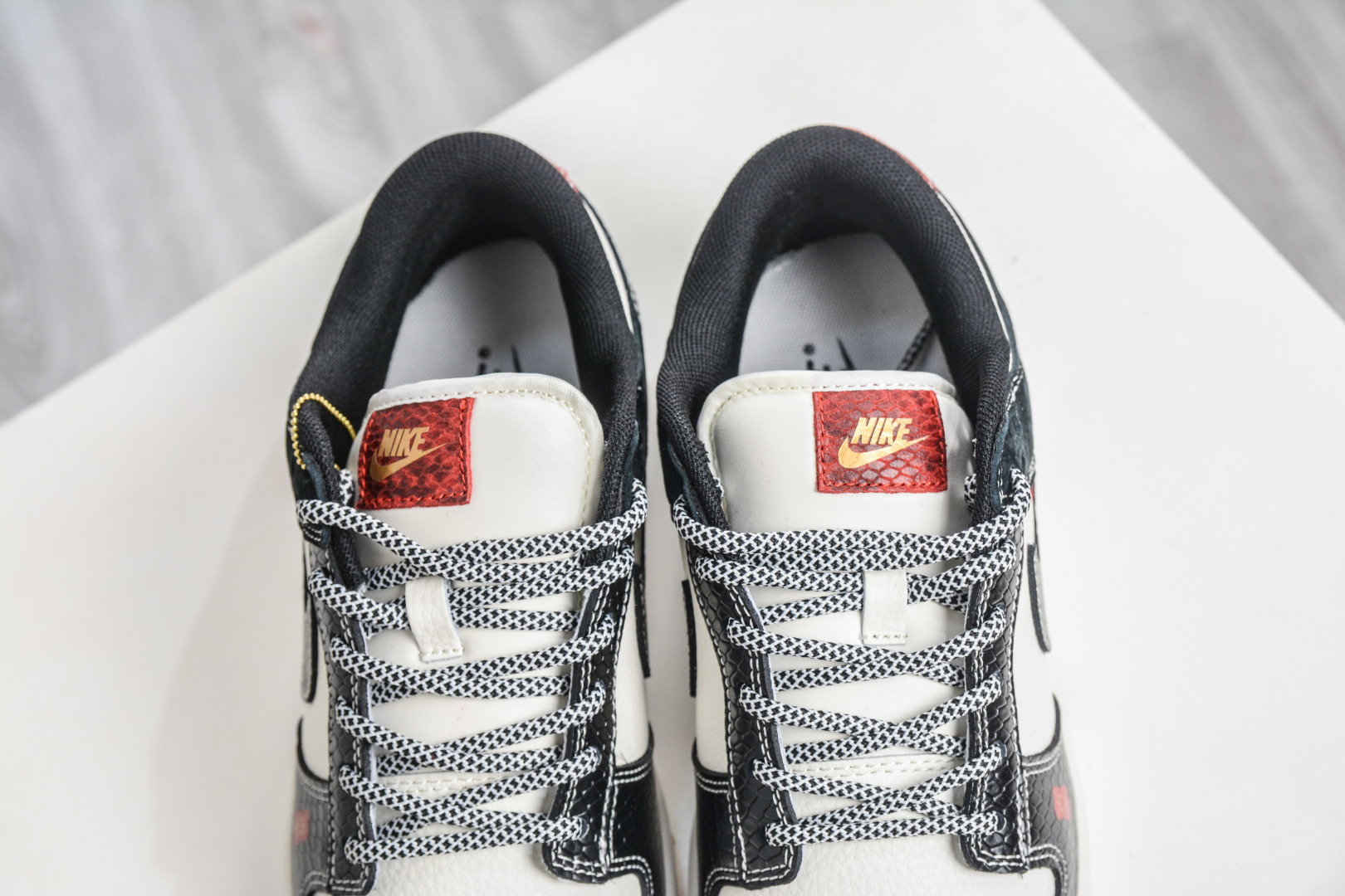 Nike SB Dunk Low 丙午马年限定-米白黑蛇鳞 YX5066-C92-Top High Quatity Cheap Sneakers Fashion Clothing Clothes Bags handbags Shoes of all Brand wholesale With The best Quality And Beautiful Price from China Factory Chinese suppliers wholesaler seller Nike SB Dunk Low 丙午马年限定-米白黑蛇鳞 YX5066-C92