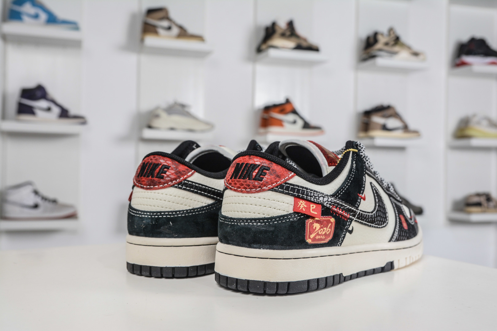 Nike SB Dunk Low 丙午马年限定-米白黑蛇鳞 YX5066-C92-Top High Quatity Cheap Sneakers Fashion Clothing Clothes Bags handbags Shoes of all Brand wholesale With The best Quality And Beautiful Price from China Factory Chinese suppliers wholesaler seller Nike SB Dunk Low 丙午马年限定-米白黑蛇鳞 YX5066-C92