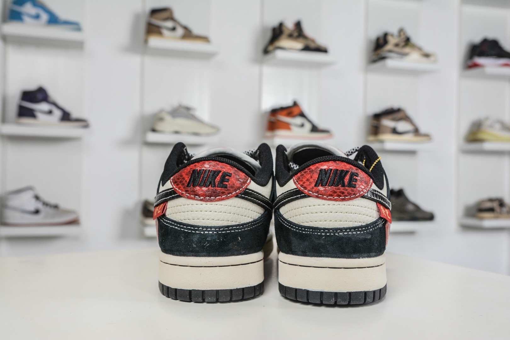 Nike SB Dunk Low 丙午马年限定-米白黑蛇鳞 YX5066-C92-Top High Quatity Cheap Sneakers Fashion Clothing Clothes Bags handbags Shoes of all Brand wholesale With The best Quality And Beautiful Price from China Factory Chinese suppliers wholesaler seller Nike SB Dunk Low 丙午马年限定-米白黑蛇鳞 YX5066-C92