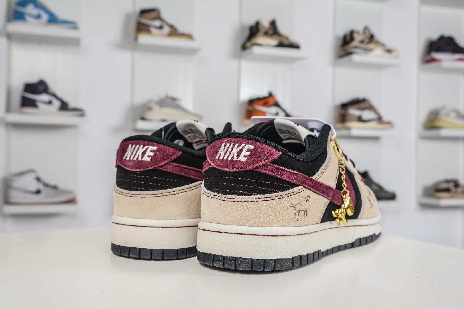 Nike SB Dunk Low x Louis Vuitton LV马年限定联名-沙墨玫紫 SG6688-008 Nike SB Dunk Low x Louis Vuitton LV马年限定联名-沙墨玫紫 SG6688-008