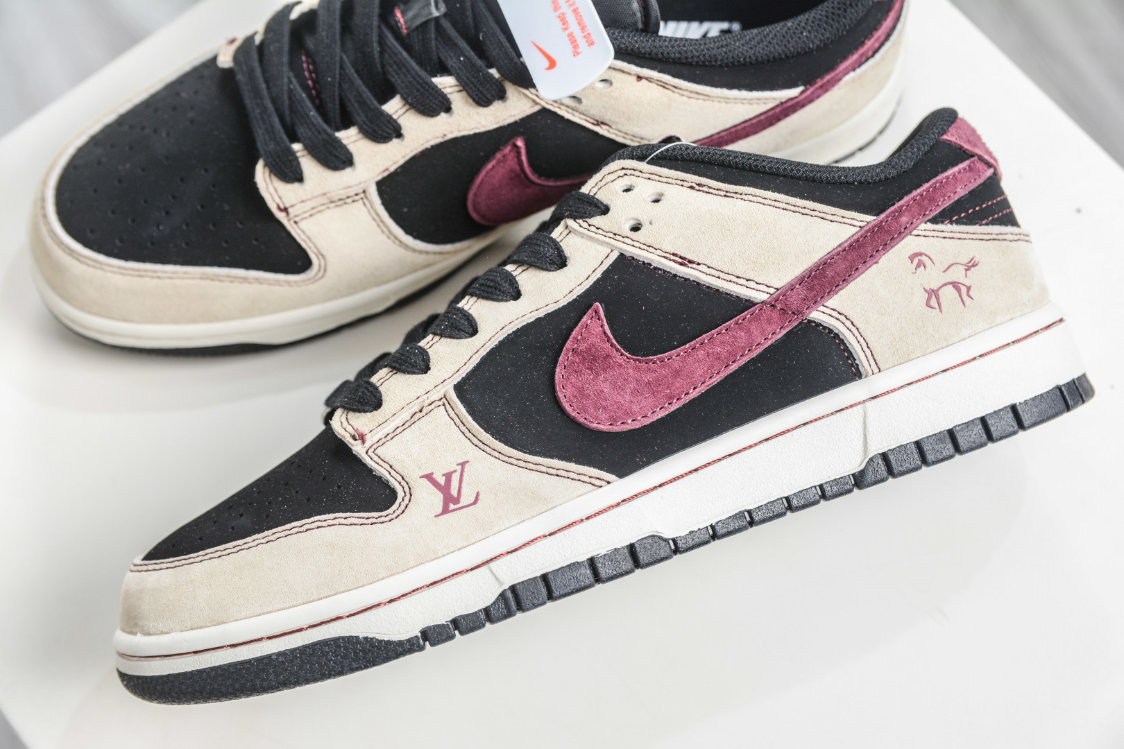 Nike SB Dunk Low x Louis Vuitton LV马年限定联名-沙墨玫紫 SG6688-008 Nike SB Dunk Low x Louis Vuitton LV马年限定联名-沙墨玫紫 SG6688-008
