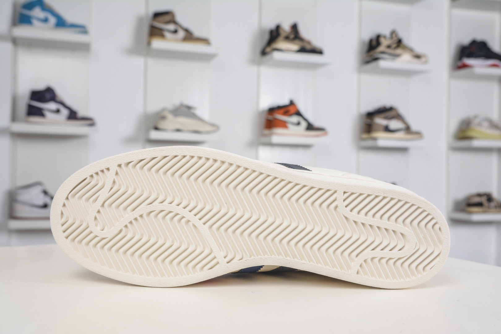 250 AD Originals Super马年限定 贝壳头板鞋 LX0916-Chinese UA Cheap High Quatity Brand Clothes Bags handbags Sneakers wholesale wholesaler seller from China Factory suppliers Fashion Clothing Shoes best Quality Beautiful Price 250 AD Originals Super马年限定 贝壳头板鞋 LX0916