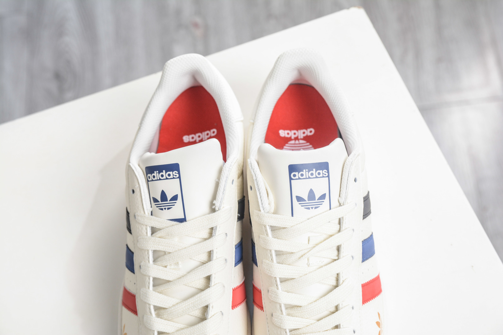 250 AD Originals Super马年限定 贝壳头板鞋 LX0916-Chinese UA Cheap High Quatity Brand Clothes Bags handbags Sneakers wholesale wholesaler seller from China Factory suppliers Fashion Clothing Shoes best Quality Beautiful Price 250 AD Originals Super马年限定 贝壳头板鞋 LX0916