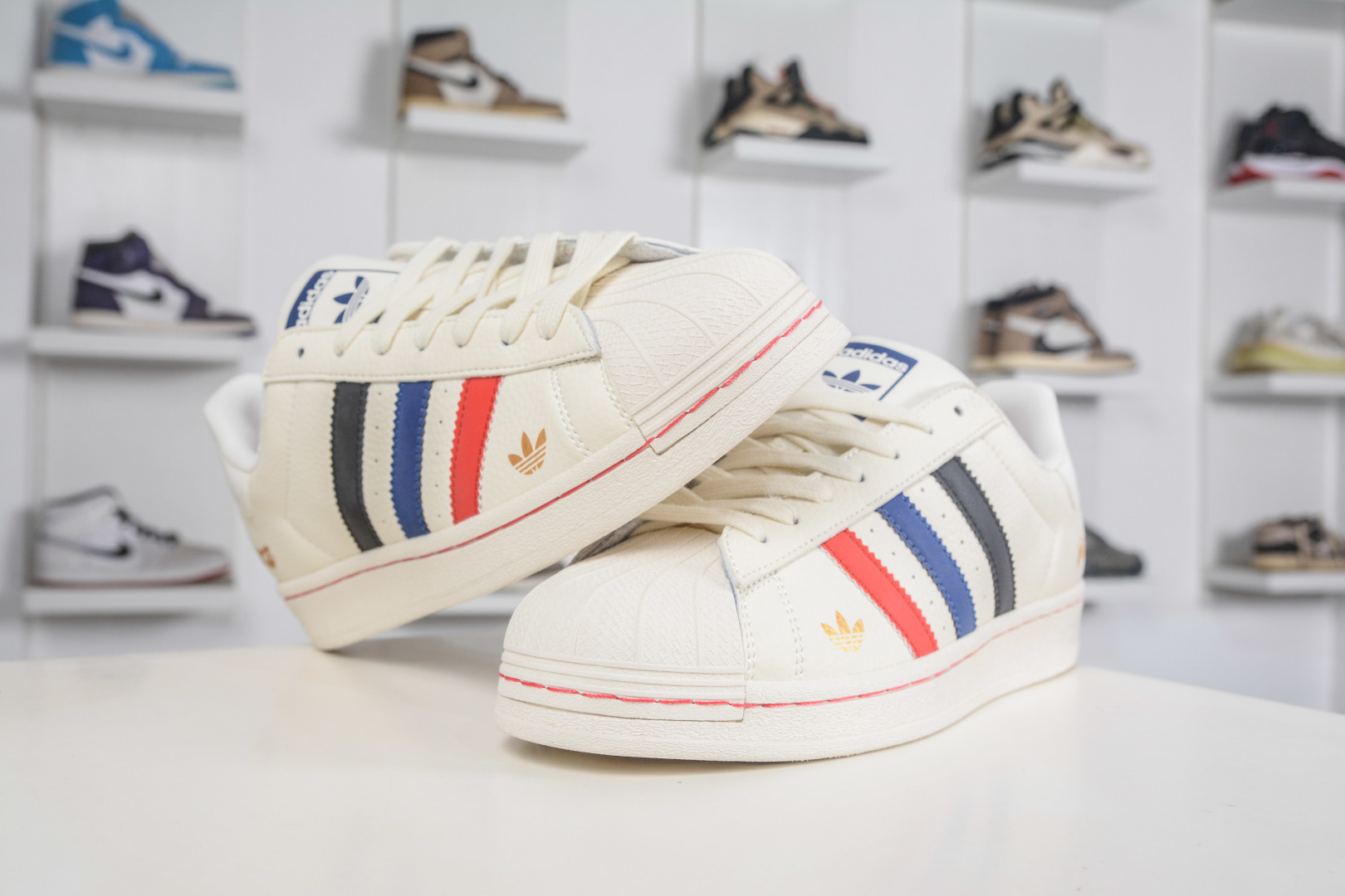 250 AD Originals Super马年限定 贝壳头板鞋 LX0916-Chinese UA Cheap High Quatity Brand Clothes Bags handbags Sneakers wholesale wholesaler seller from China Factory suppliers Fashion Clothing Shoes best Quality Beautiful Price 250 AD Originals Super马年限定 贝壳头板鞋 LX0916