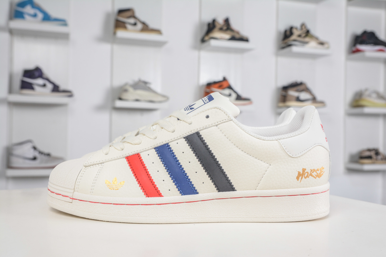 250 AD Originals Super马年限定 贝壳头板鞋 LX0916-Chinese UA Cheap High Quatity Brand Clothes Bags handbags Sneakers wholesale wholesaler seller from China Factory suppliers Fashion Clothing Shoes best Quality Beautiful Price 250 AD Originals Super马年限定 贝壳头板鞋 LX0916