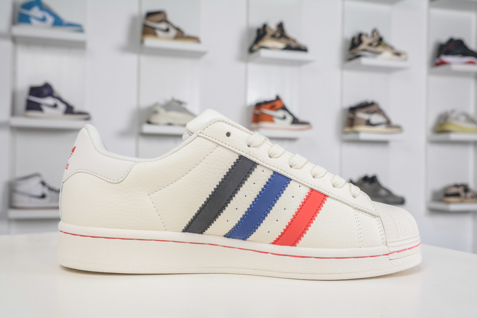 250 AD Originals Super马年限定 贝壳头板鞋 LX0916-Chinese UA Cheap High Quatity Brand Clothes Bags handbags Sneakers wholesale wholesaler seller from China Factory suppliers Fashion Clothing Shoes best Quality Beautiful Price 250 AD Originals Super马年限定 贝壳头板鞋 LX0916
