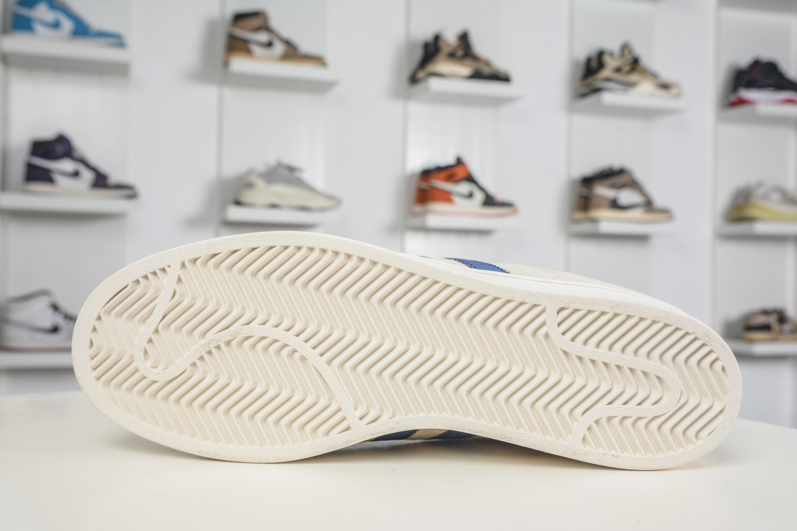 AD Originals Super马年限定 贝壳头板鞋 LX0914-Top High Quatity Cheap Sneakers Fashion Clothing Clothes Bags handbags Shoes of all Brand wholesale With The best Quality And Beautiful Price from China Factory Chinese suppliers wholesaler seller AD Originals Super马年限定 贝壳头板鞋 LX0914