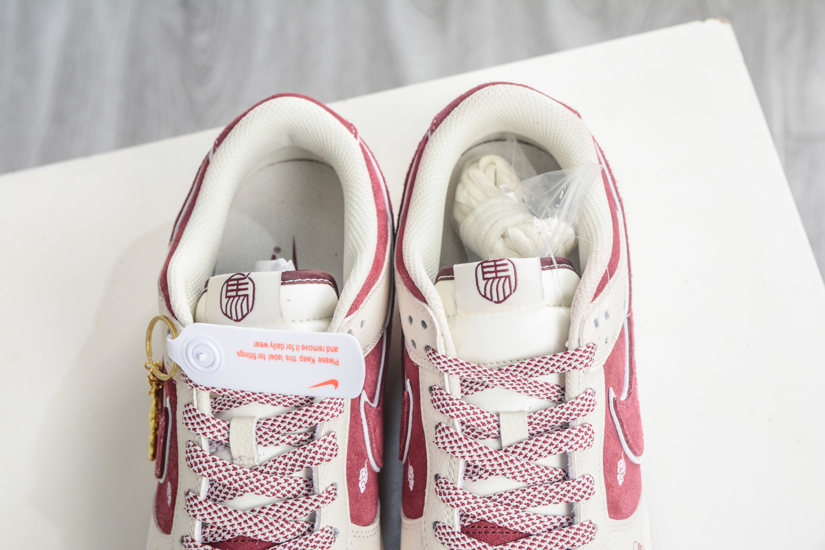 270 Nike SB Dunk Low 丙午马年限定-骏马刺绣 DN3168-024-Chinese UA Cheap High Quatity Brand Clothes Bags handbags Sneakers wholesale wholesaler seller from China Factory suppliers Fashion Clothing Shoes best Quality Beautiful Price 270 Nike SB Dunk Low 丙午马年限定-骏马刺绣 DN3168-024