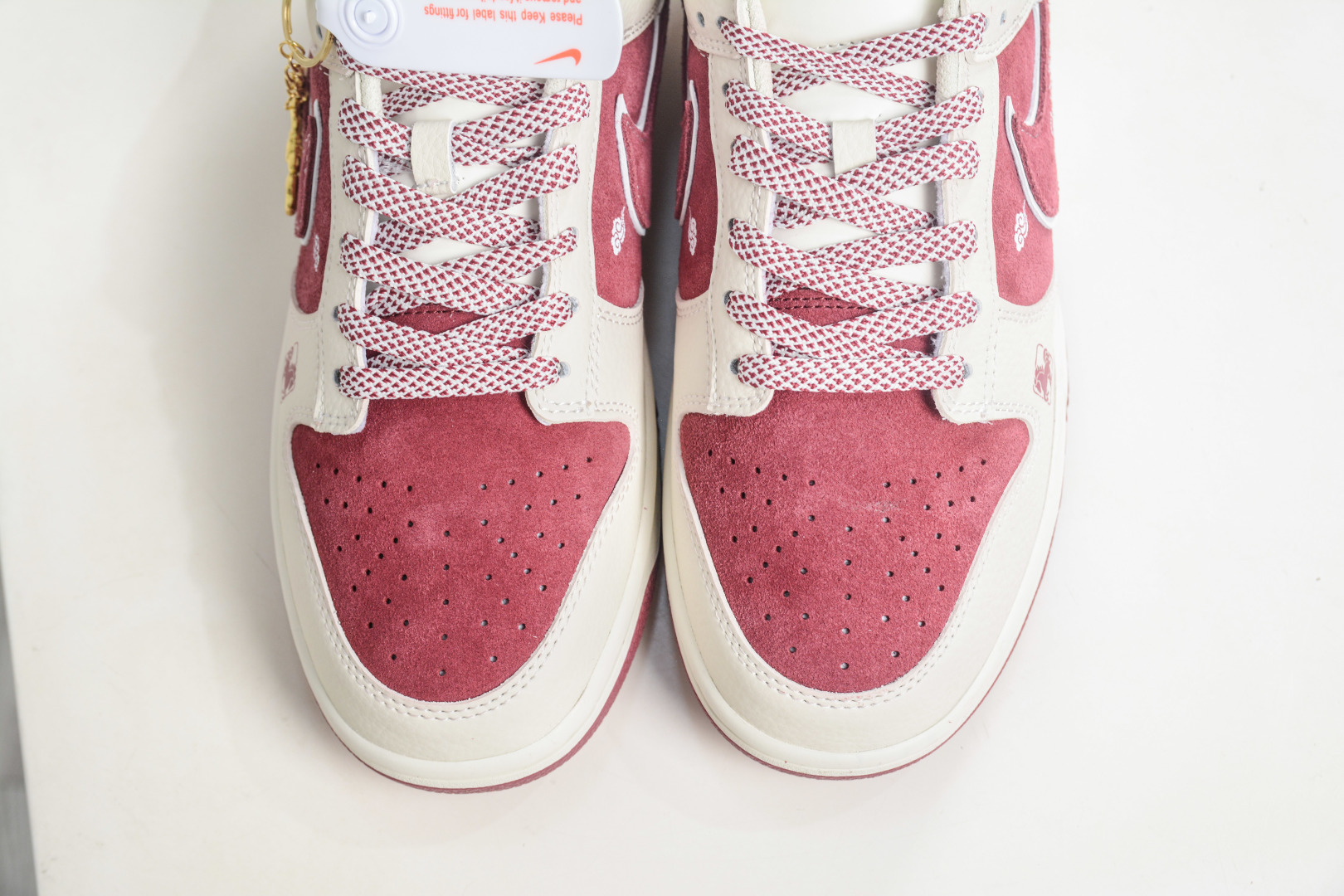 270 Nike SB Dunk Low 丙午马年限定-骏马刺绣 DN3168-024-Chinese UA Cheap High Quatity Brand Clothes Bags handbags Sneakers wholesale wholesaler seller from China Factory suppliers Fashion Clothing Shoes best Quality Beautiful Price 270 Nike SB Dunk Low 丙午马年限定-骏马刺绣 DN3168-024