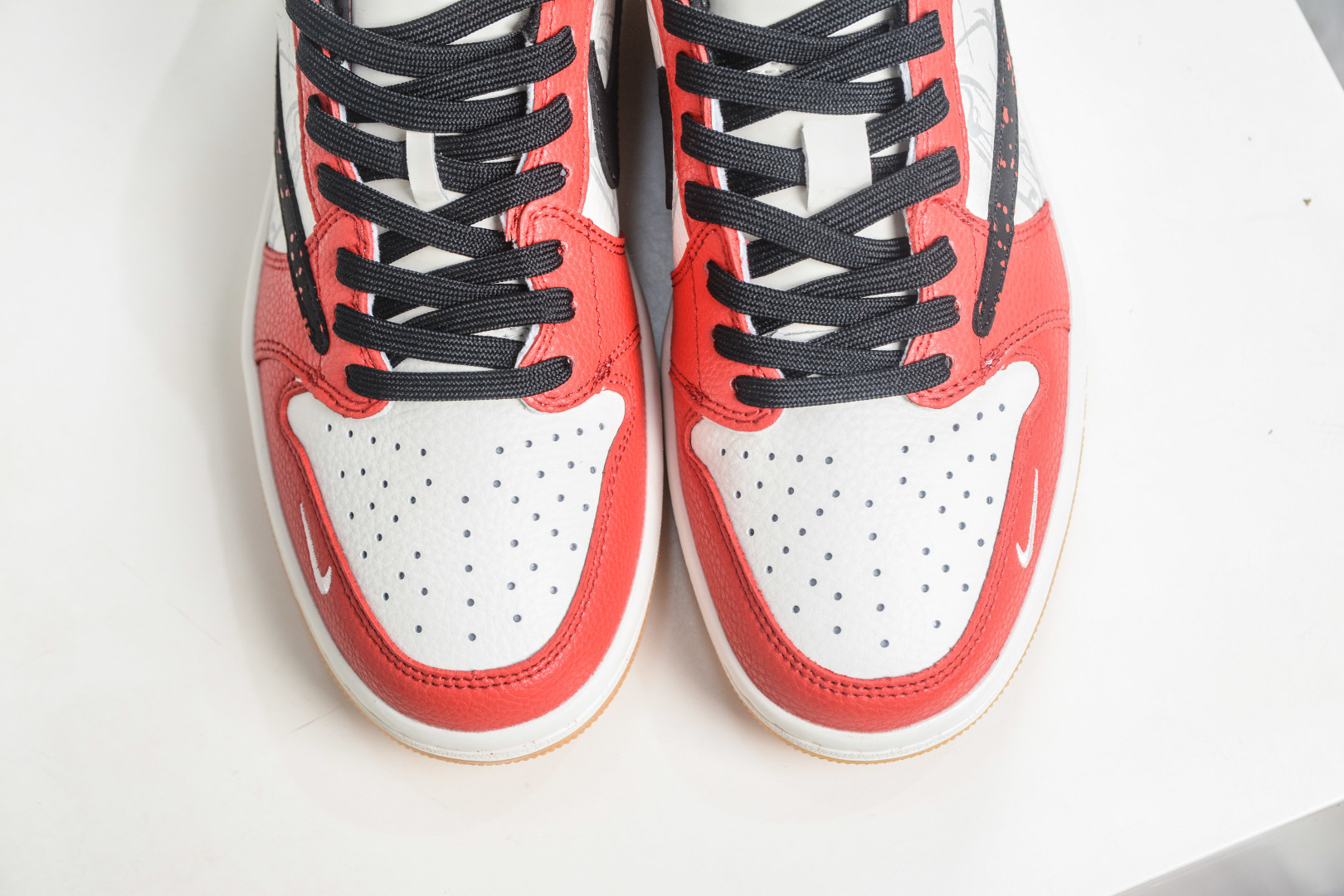 270 TS x Nike Air Jordan 1 Low 马年限定 白红点墨 NH0601-063-Chinese UA Cheap High Quatity Brand Clothes Bags handbags Sneakers wholesale wholesaler seller from China Factory suppliers Fashion Clothing Shoes best Quality Beautiful Price 270 TS x Nike Air Jordan 1 Low 马年限定 白红点墨 NH0601-063