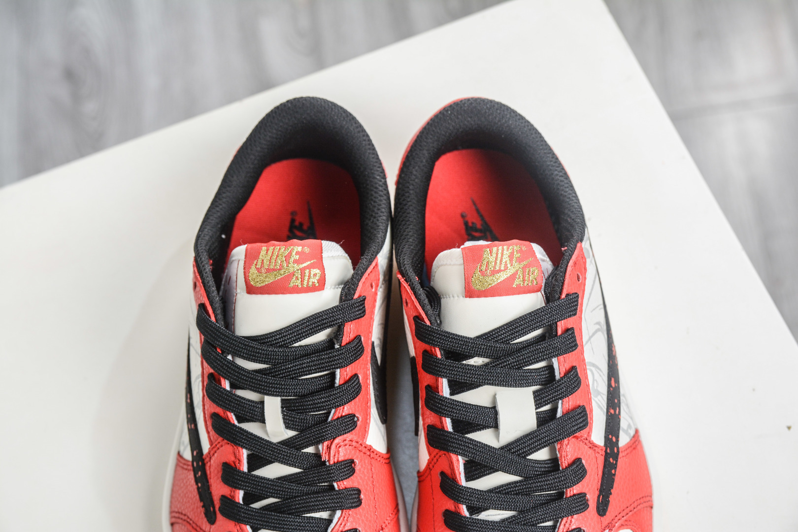 270 TS x Nike Air Jordan 1 Low 马年限定 白红点墨 NH0601-063-Chinese UA Cheap High Quatity Brand Clothes Bags handbags Sneakers wholesale wholesaler seller from China Factory suppliers Fashion Clothing Shoes best Quality Beautiful Price 270 TS x Nike Air Jordan 1 Low 马年限定 白红点墨 NH0601-063