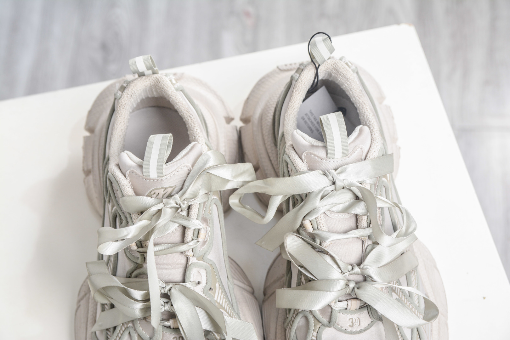 XA版本顶级BALENCIAGA 3XL 丝绸飘带 Sneakers 巴黎世家十代 3XL巴黎老爹一脚蹬 734734 W3XSB 9200-Top High Quatity Cheap Sneakers Fashion Clothing Clothes Bags handbags Shoes of all Brand wholesale With The best Quality And Beautiful Price from China Factory Chinese suppliers wholesaler seller XA版本顶级BALENCIAGA 3XL 丝绸飘带 Sneakers 巴黎世家十代 3XL巴黎老爹一脚蹬 734734 W3XSB 9200