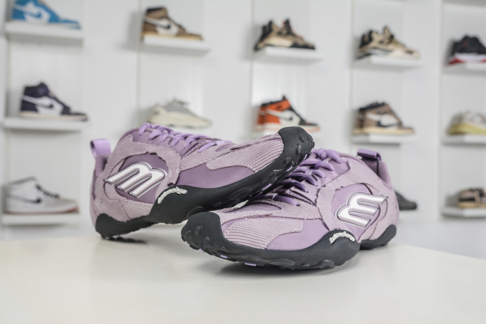 XA版本顶级BALENCIAGA Monday Ultra 巴黎世家 853508 WMNDI 5910-Chinese wholesaler seller Clothes Bags handbags wholesale Shoes High Quatity wholesaler seller Cheap Sneakers from China Factory Chinese suppliers china wholesale clothing wholesaler seller XA版本顶级BALENCIAGA Monday Ultra 巴黎世家 853508 WMNDI 5910