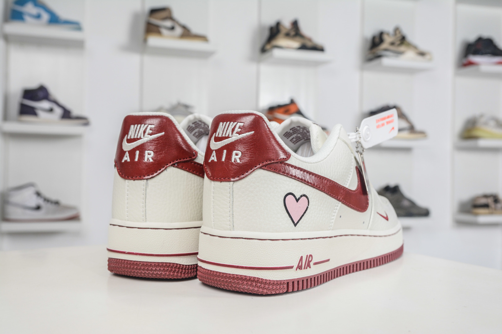 Nike Air Force 1 Low 情人节限定 白韵红缘 NH0601-539-Top High Quatity Cheap Sneakers Fashion Clothing Clothes Bags handbags Shoes of all Brand wholesale With The best Quality And Beautiful Price from China Factory Chinese suppliers wholesaler seller Nike Air Force 1 Low 情人节限定 白韵红缘 NH0601-539