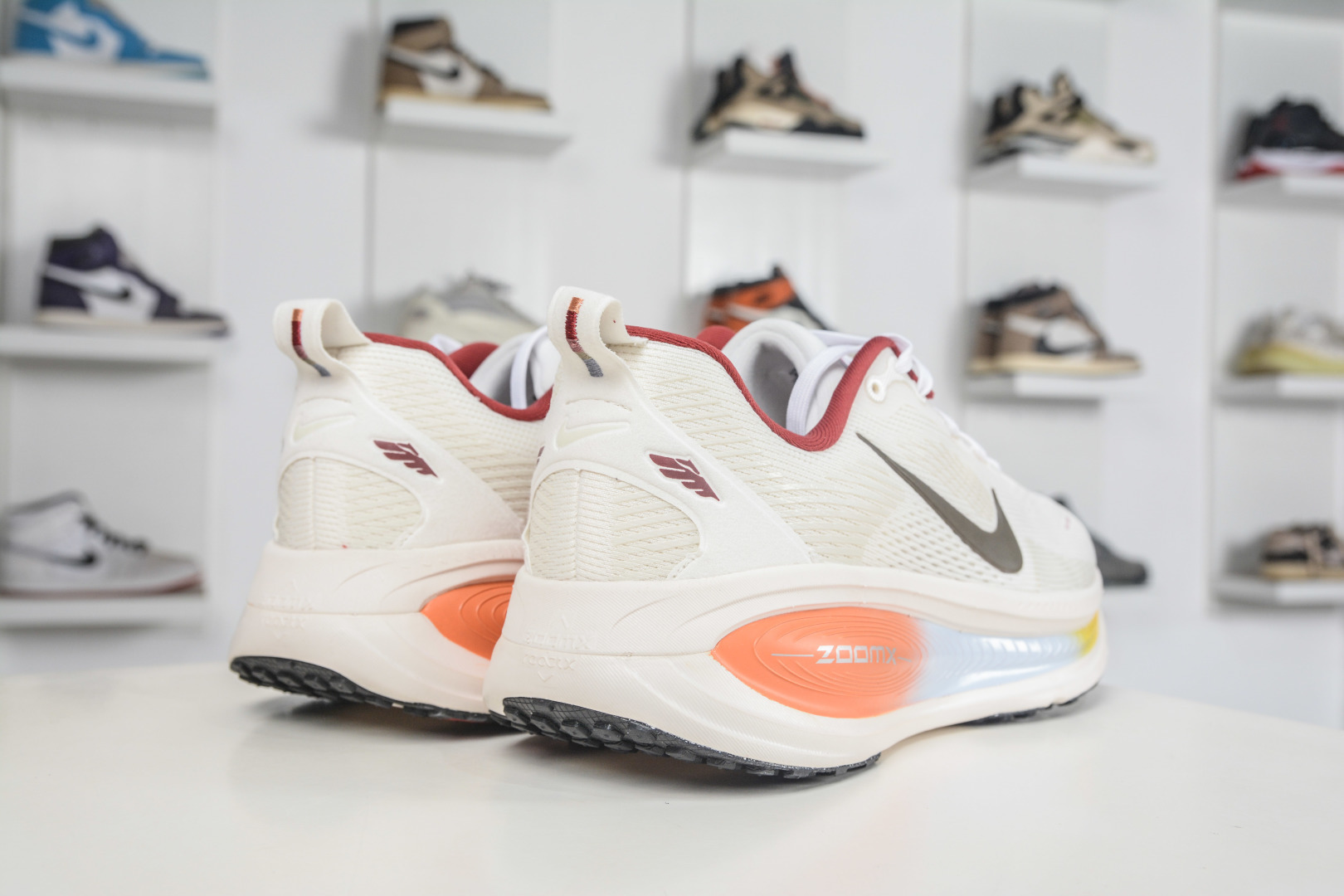 Nike Air Zoom Vomero 18 IQ1131-120-Top High Quatity Cheap Sneakers Fashion Clothing Clothes Bags handbags Shoes of all Brand wholesale With The best Quality And Beautiful Price from China Factory Chinese suppliers wholesaler seller Nike Air Zoom Vomero 18 IQ1131-120