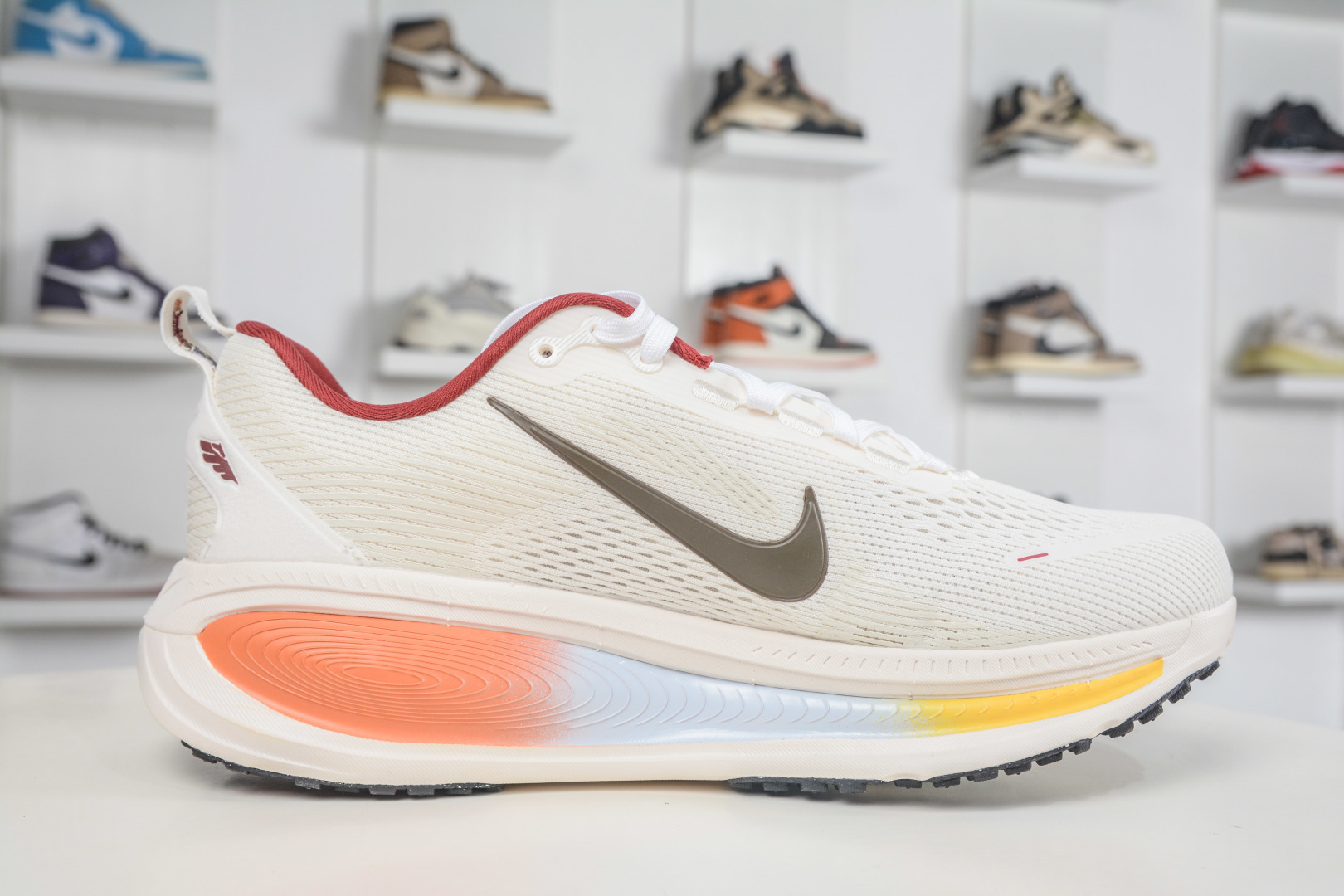 Nike Air Zoom Vomero 18 IQ1131-120-Top High Quatity Cheap Sneakers Fashion Clothing Clothes Bags handbags Shoes of all Brand wholesale With The best Quality And Beautiful Price from China Factory Chinese suppliers wholesaler seller Nike Air Zoom Vomero 18 IQ1131-120