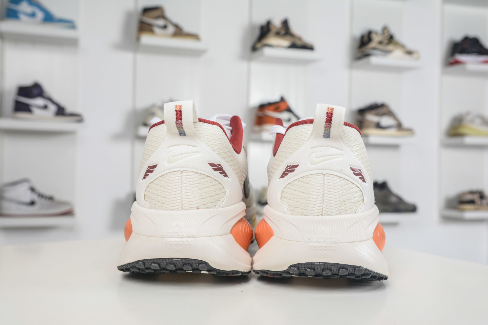Nike Air Zoom Vomero 18 IQ1131-120-Top High Quatity Cheap Sneakers Fashion Clothing Clothes Bags handbags Shoes of all Brand wholesale With The best Quality And Beautiful Price from China Factory Chinese suppliers wholesaler seller Nike Air Zoom Vomero 18 IQ1131-120
