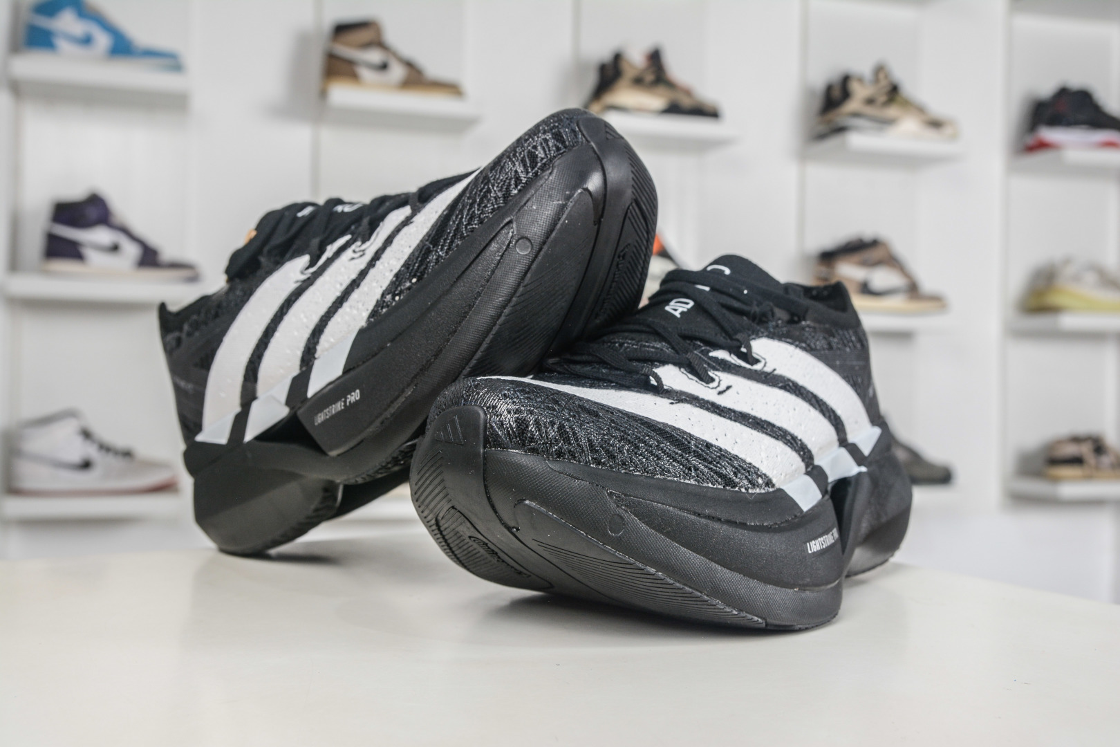 AD Adizero Prime Strung 黑白 马拉松碳板超轻缓震碳柱竞速跑步鞋 JP9194-Top High Quatity Cheap Sneakers Fashion Clothing Clothes Bags handbags Shoes of all Brand wholesale With The best Quality And Beautiful Price from China Factory Chinese suppliers wholesaler seller AD Adizero Prime Strung 黑白 马拉松碳板超轻缓震碳柱竞速跑步鞋 JP9194