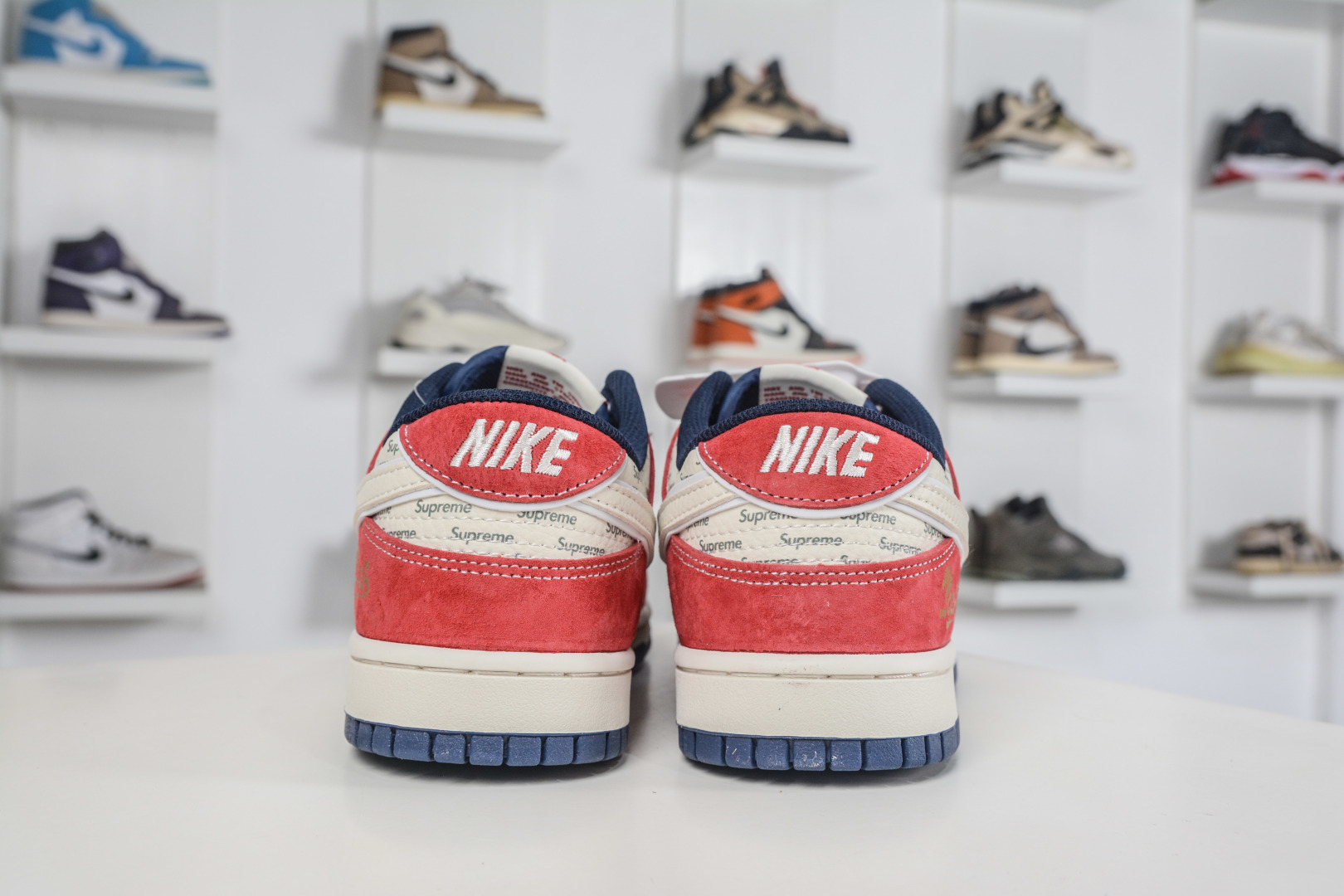 270 Nike SB Dunk Low x Superme SUP马年限定联名-白红蓝 DN3168-026
