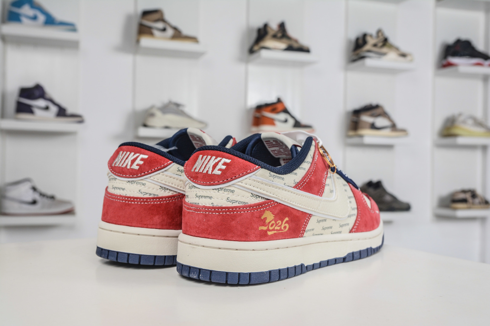 270 Nike SB Dunk Low x Superme SUP马年限定联名-白红蓝 DN3168-026