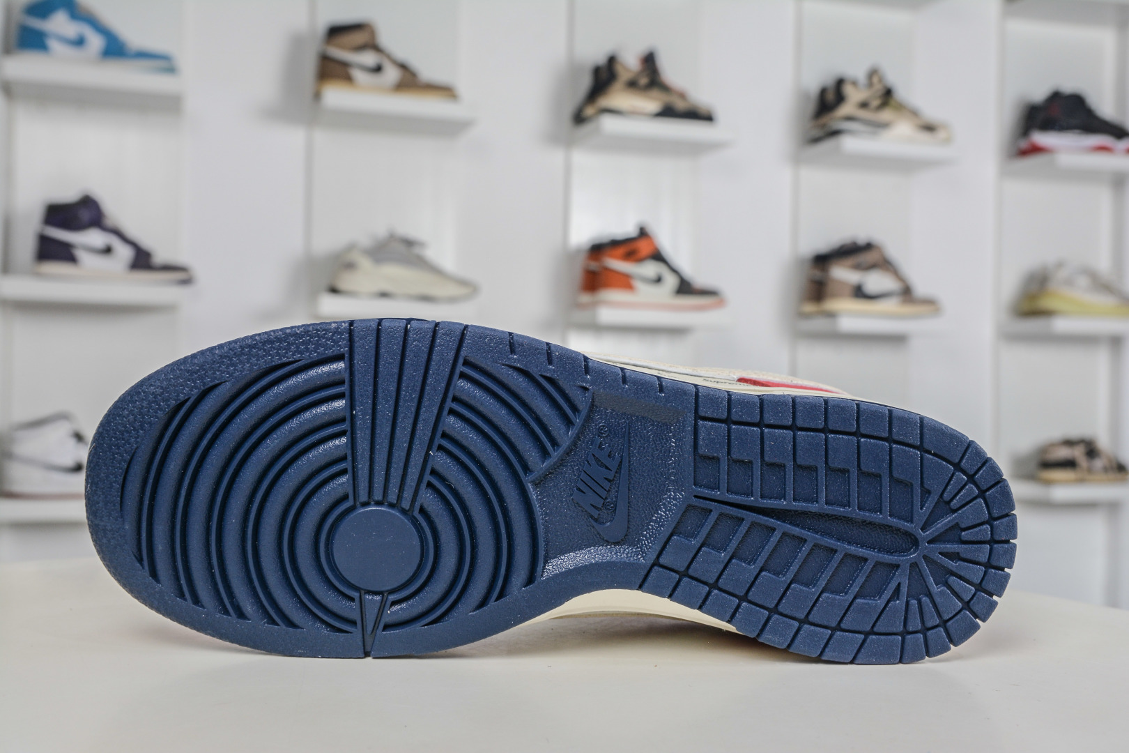 270 Nike SB Dunk Low x Superme SUP马年限定联名-白红蓝 DN3168-026