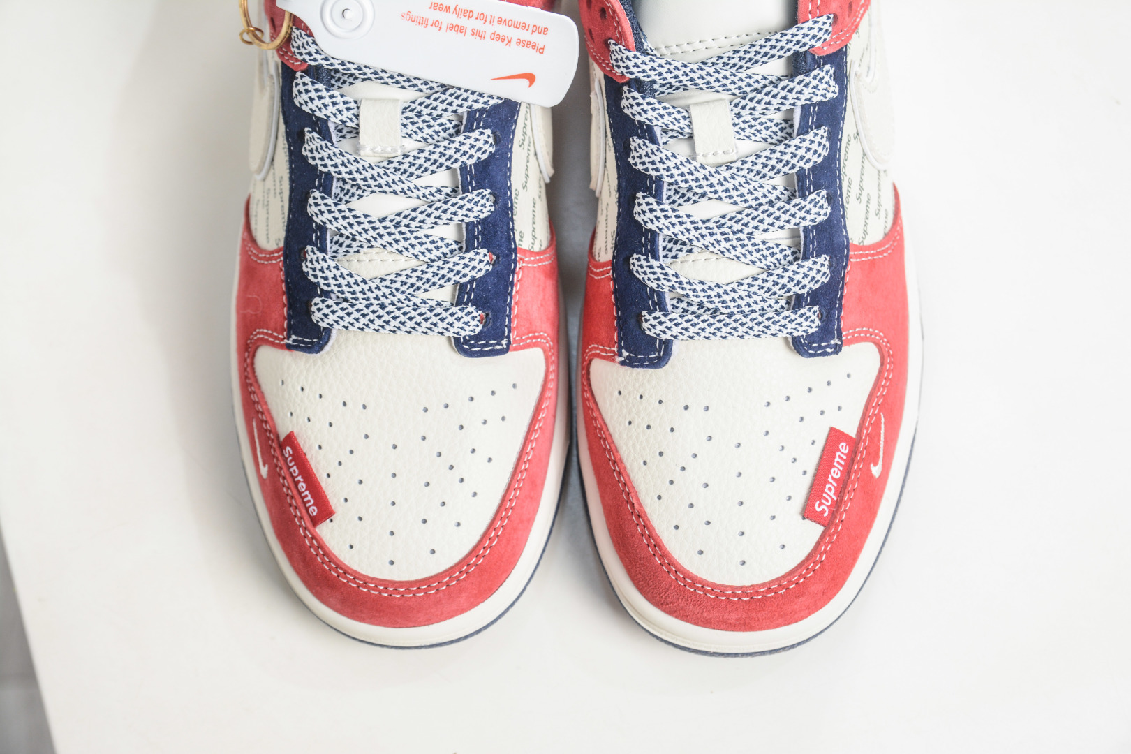 270 Nike SB Dunk Low x Superme SUP马年限定联名-白红蓝 DN3168-026