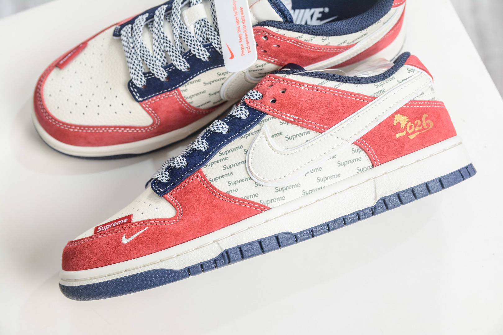 270 Nike SB Dunk Low x Superme SUP马年限定联名-白红蓝 DN3168-026
