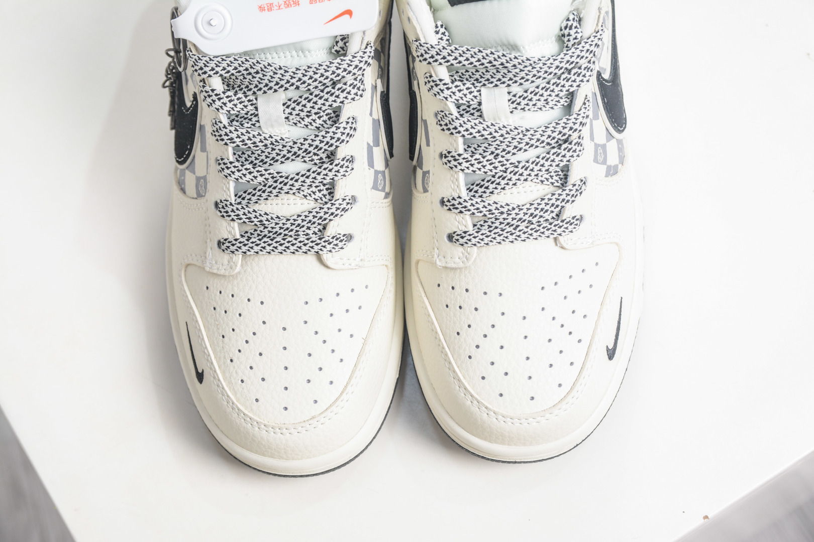 Nike SB Dunk Low X Stussy 斯图西联名-白黑双钩爱心 TX1688-021-Top High Quatity Cheap Sneakers Fashion Clothing Clothes Bags handbags Shoes of all Brand wholesale With The best Quality And Beautiful Price from China Factory Chinese suppliers wholesaler seller Nike SB Dunk Low X Stussy 斯图西联名-白黑双钩爱心 TX1688-021