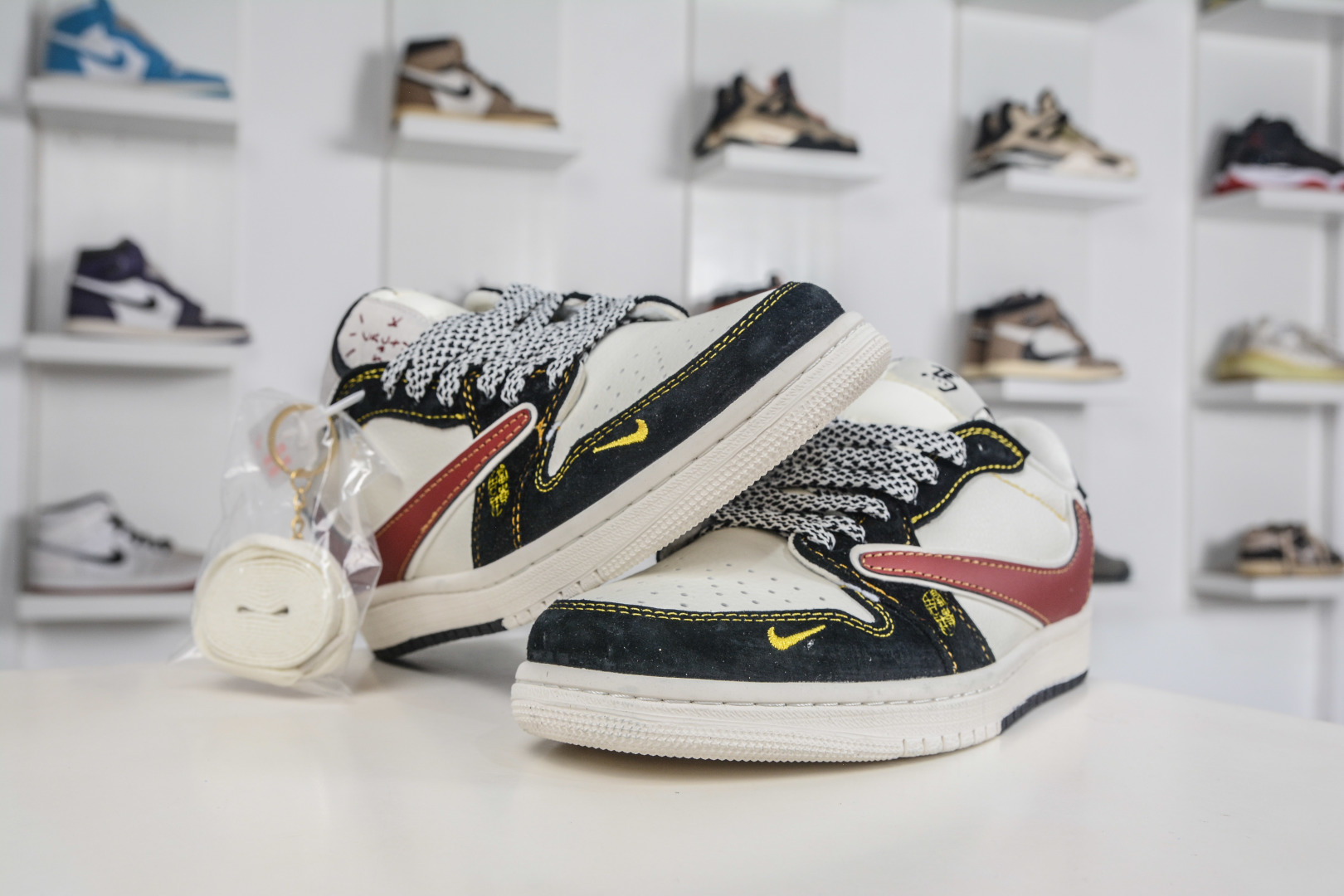 270 TS x Nike Air Jordan 1 Low 马年限定 米黑红 JW1188-181-Chinese UA Cheap High Quatity Brand Clothes Bags handbags Sneakers wholesale wholesaler seller from China Factory suppliers Fashion Clothing Shoes best Quality Beautiful Price 270 TS x Nike Air Jordan 1 Low 马年限定 米黑红 JW1188-181