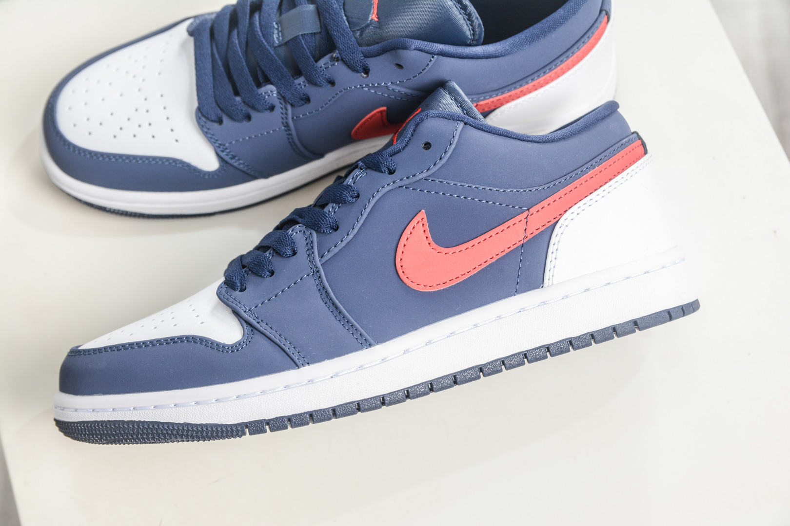 Air Jordan AJ1 Low 低帮 白蓝红 CZ8454-400-Top High Quatity Cheap Sneakers Fashion Clothing Clothes Bags handbags Shoes of all Brand wholesale With The best Quality And Beautiful Price from China Factory Chinese suppliers wholesaler seller Air Jordan AJ1 Low 低帮 白蓝红 CZ8454-400