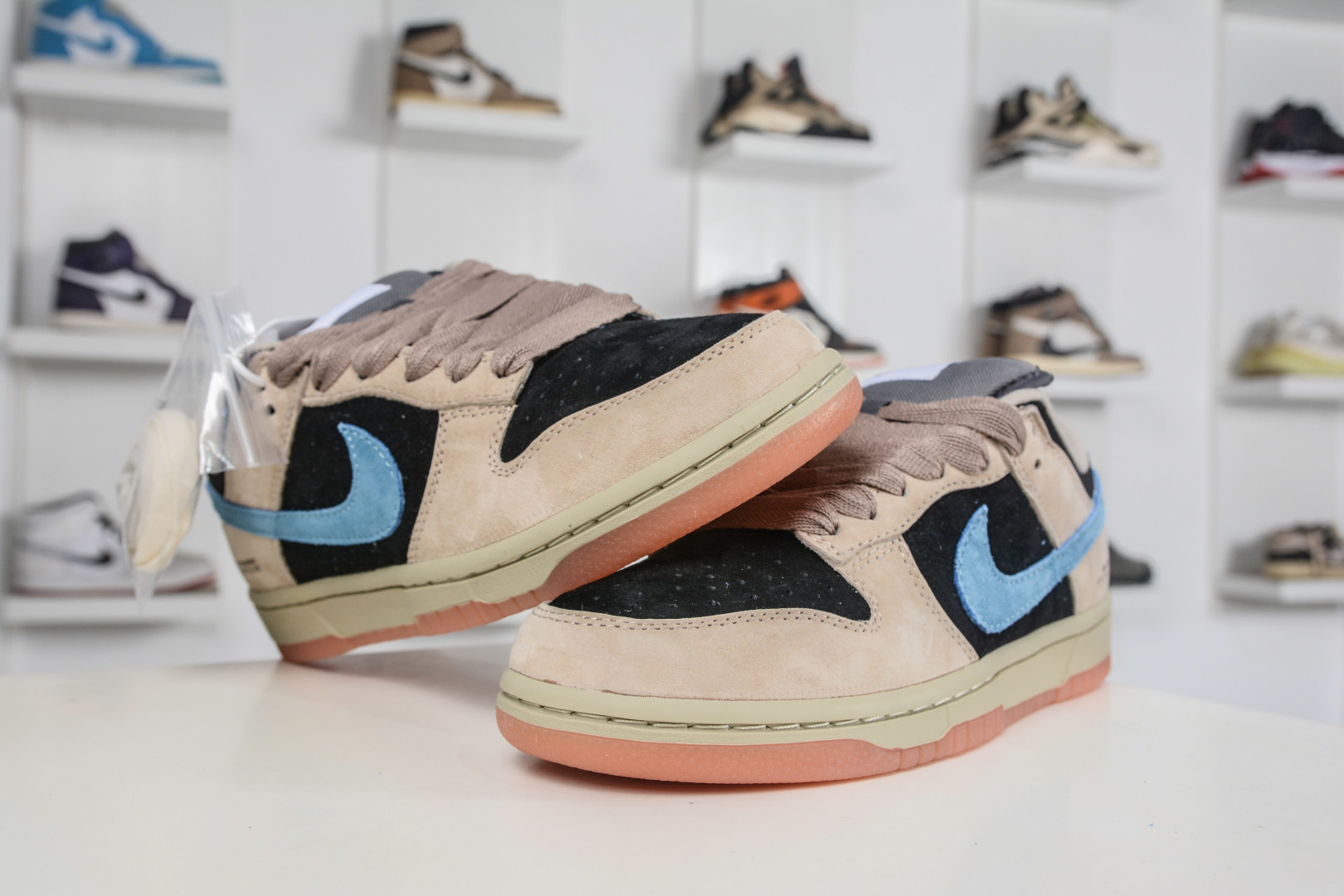 200 Nike Dunk SB Low 黄黑蓝生胶 HJ0367-200