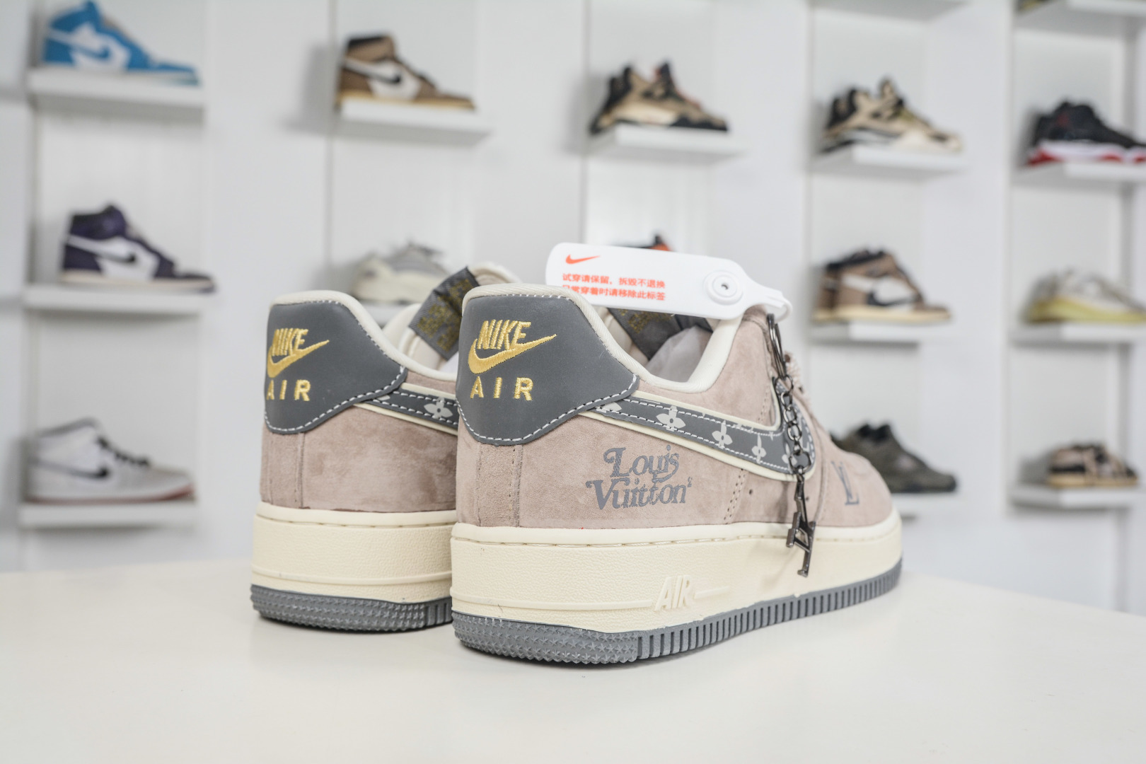 260 Nike Air Force 1 Low 07 x Louis Vuitton LV联名-老花麂皮 KL1688-003-Chinese UA Cheap High Quatity Brand Clothes Bags handbags Sneakers wholesale wholesaler seller from China Factory suppliers Fashion Clothing Shoes best Quality Beautiful Price 260 Nike Air Force 1 Low 07 x Louis Vuitton LV联名-老花麂皮 KL1688-003