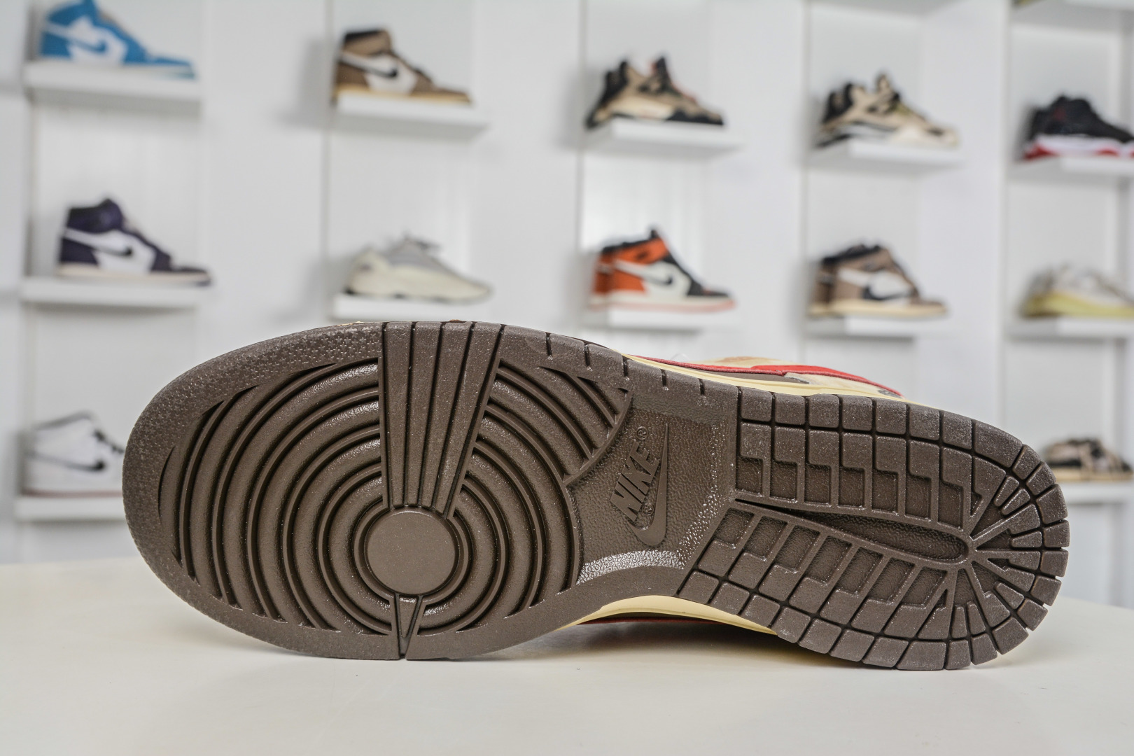 Nike SB Dunk Low 马年限定联名-深棕红勾 TX1688-022-Chinese wholesaler seller Clothes Bags handbags wholesale Shoes High Quatity wholesaler seller Cheap Sneakers from China Factory Chinese suppliers china wholesale clothing wholesaler seller Nike SB Dunk Low 马年限定联名-深棕红勾 TX1688-022