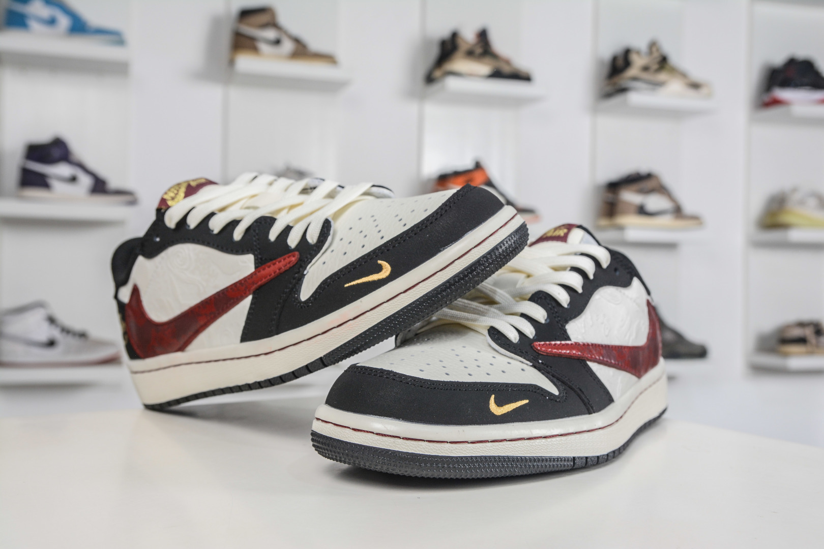 TS x Nike Air Jordan 1 Low 马年限定 白黑红 NH0601-060-Top High Quatity Cheap Sneakers Fashion Clothing Clothes Bags handbags Shoes of all Brand wholesale With The best Quality And Beautiful Price from China Factory Chinese suppliers wholesaler seller TS x Nike Air Jordan 1 Low 马年限定 白黑红 NH0601-060