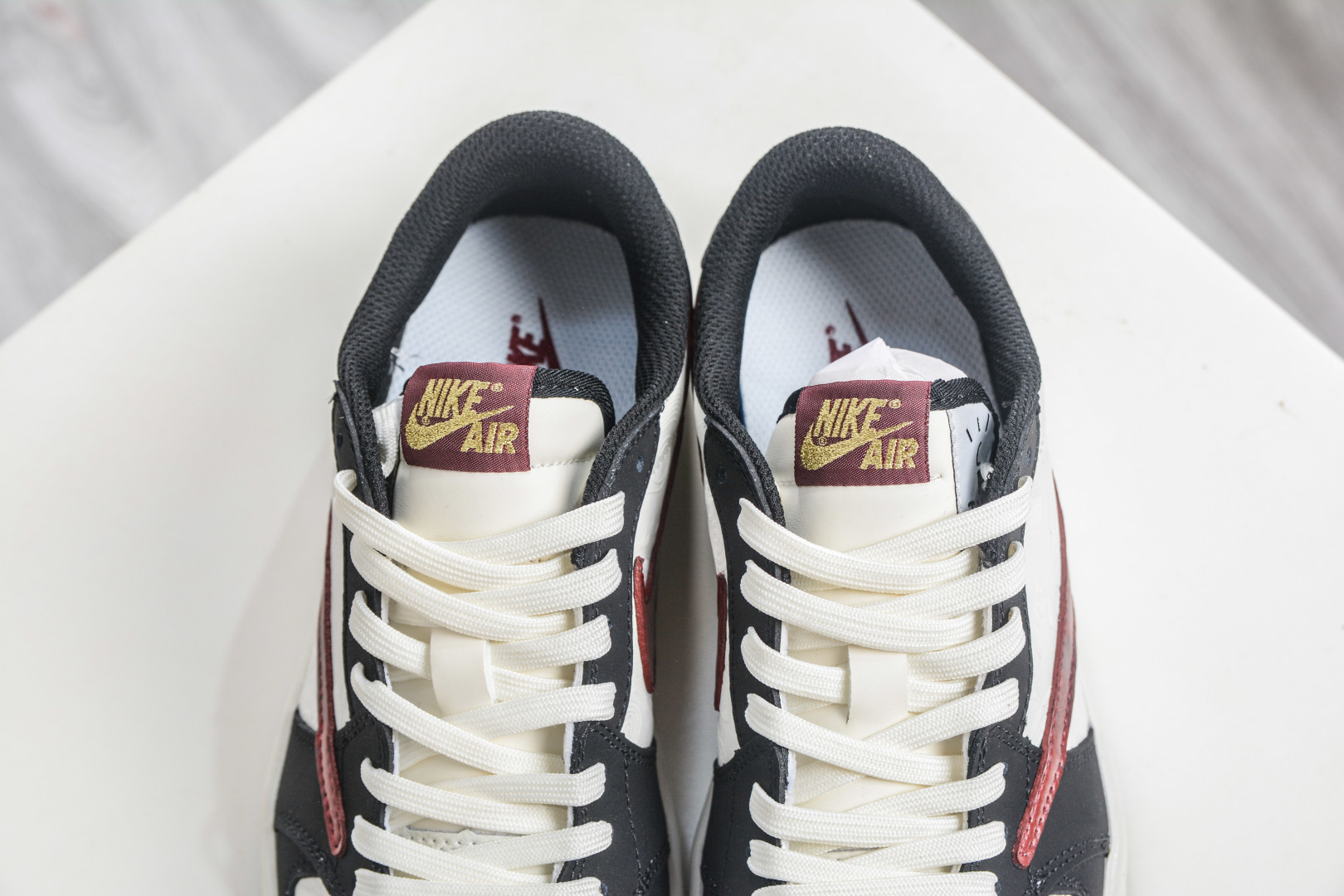 TS x Nike Air Jordan 1 Low 马年限定 白黑红 NH0601-060-Top High Quatity Cheap Sneakers Fashion Clothing Clothes Bags handbags Shoes of all Brand wholesale With The best Quality And Beautiful Price from China Factory Chinese suppliers wholesaler seller TS x Nike Air Jordan 1 Low 马年限定 白黑红 NH0601-060
