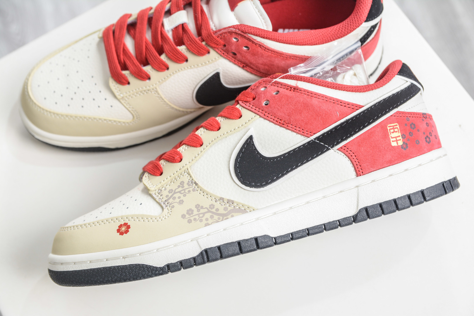 Nike SB Dunk Low 马年限定联名-红黑米撞色 DN3168-027-Top High Quatity Cheap Sneakers Fashion Clothing Clothes Bags handbags Shoes of all Brand wholesale With The best Quality And Beautiful Price from China Factory Chinese suppliers wholesaler seller Nike SB Dunk Low 马年限定联名-红黑米撞色 DN3168-027