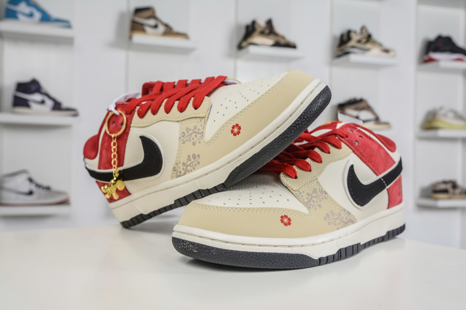 Nike SB Dunk Low 马年限定联名-红黑米撞色 DN3168-027-Top High Quatity Cheap Sneakers Fashion Clothing Clothes Bags handbags Shoes of all Brand wholesale With The best Quality And Beautiful Price from China Factory Chinese suppliers wholesaler seller Nike SB Dunk Low 马年限定联名-红黑米撞色 DN3168-027