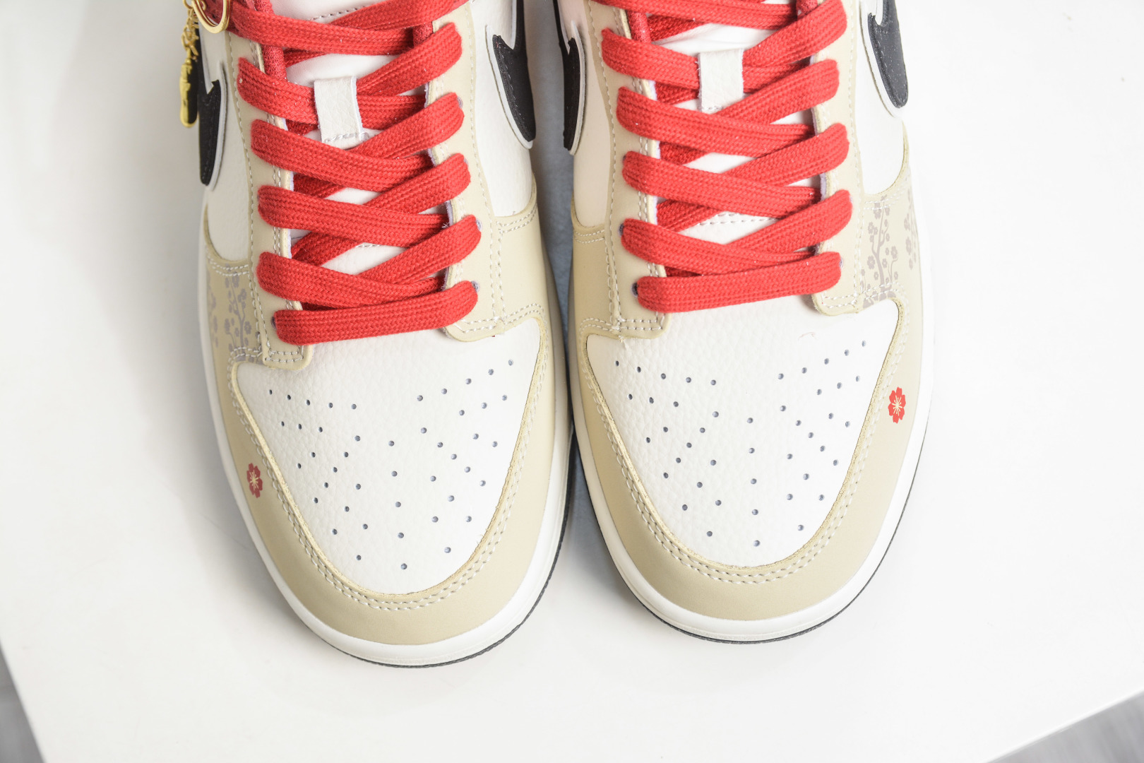 Nike SB Dunk Low 马年限定联名-红黑米撞色 DN3168-027-Top High Quatity Cheap Sneakers Fashion Clothing Clothes Bags handbags Shoes of all Brand wholesale With The best Quality And Beautiful Price from China Factory Chinese suppliers wholesaler seller Nike SB Dunk Low 马年限定联名-红黑米撞色 DN3168-027