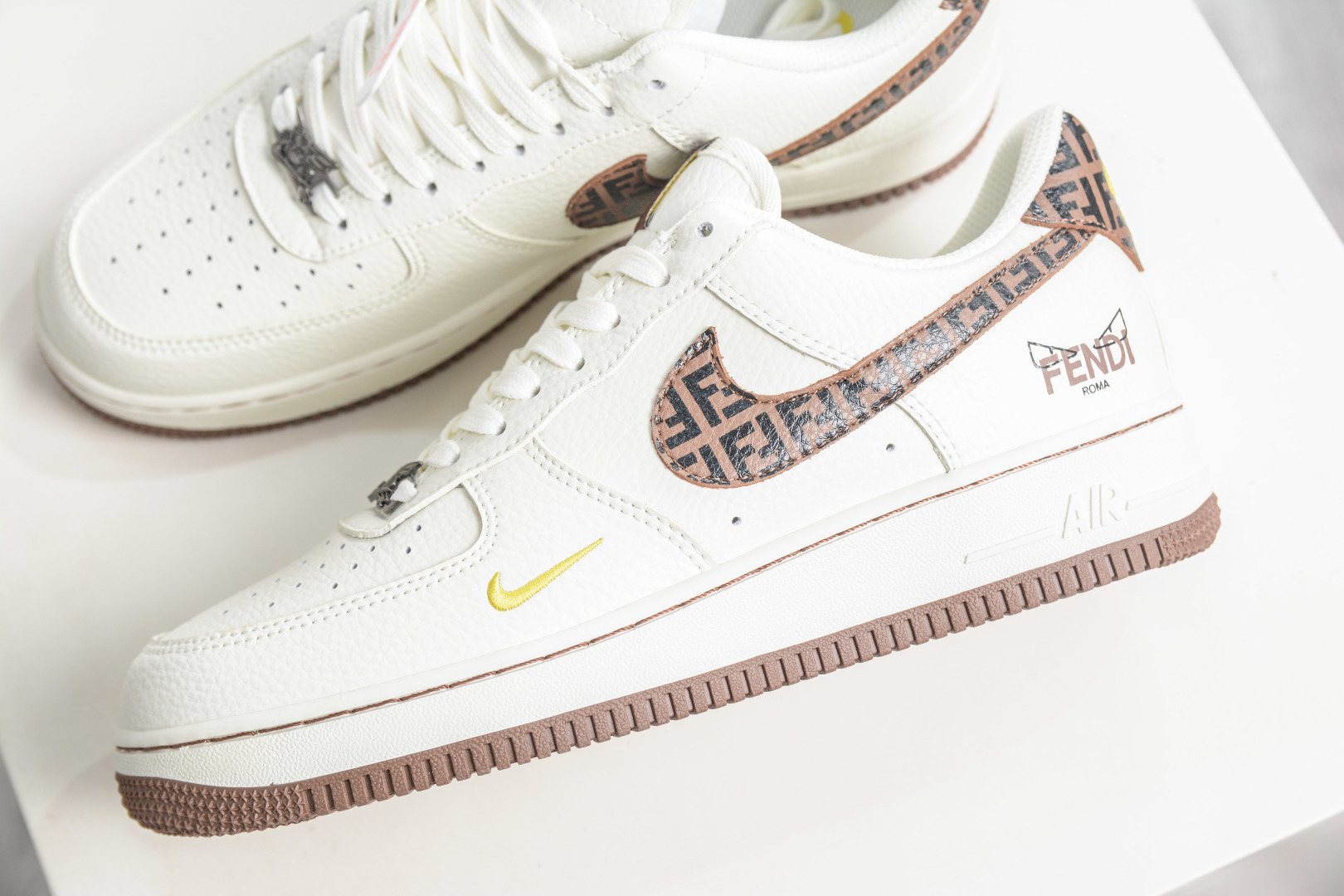 Nike Air Force 1 Low 07 x FENDI 芬迪联名-米棕老花 XY9025-019-Top High Quatity Cheap Sneakers Fashion Clothing Clothes Bags handbags Shoes of all Brand wholesale With The best Quality And Beautiful Price from China Factory Chinese suppliers wholesaler seller Nike Air Force 1 Low 07 x FENDI 芬迪联名-米棕老花 XY9025-019