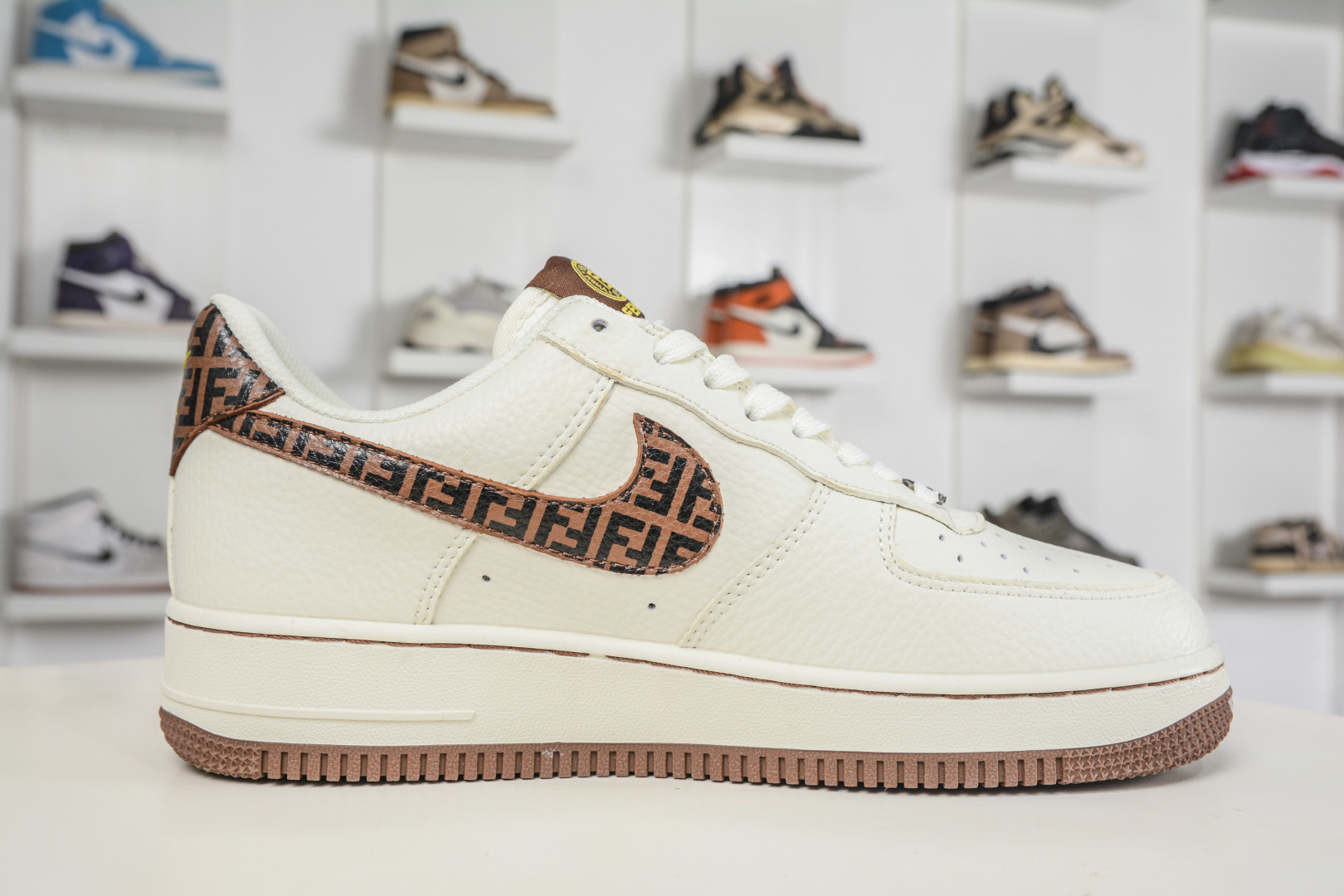 Nike Air Force 1 Low 07 x FENDI 芬迪联名-米棕老花 XY9025-019-Top High Quatity Cheap Sneakers Fashion Clothing Clothes Bags handbags Shoes of all Brand wholesale With The best Quality And Beautiful Price from China Factory Chinese suppliers wholesaler seller Nike Air Force 1 Low 07 x FENDI 芬迪联名-米棕老花 XY9025-019