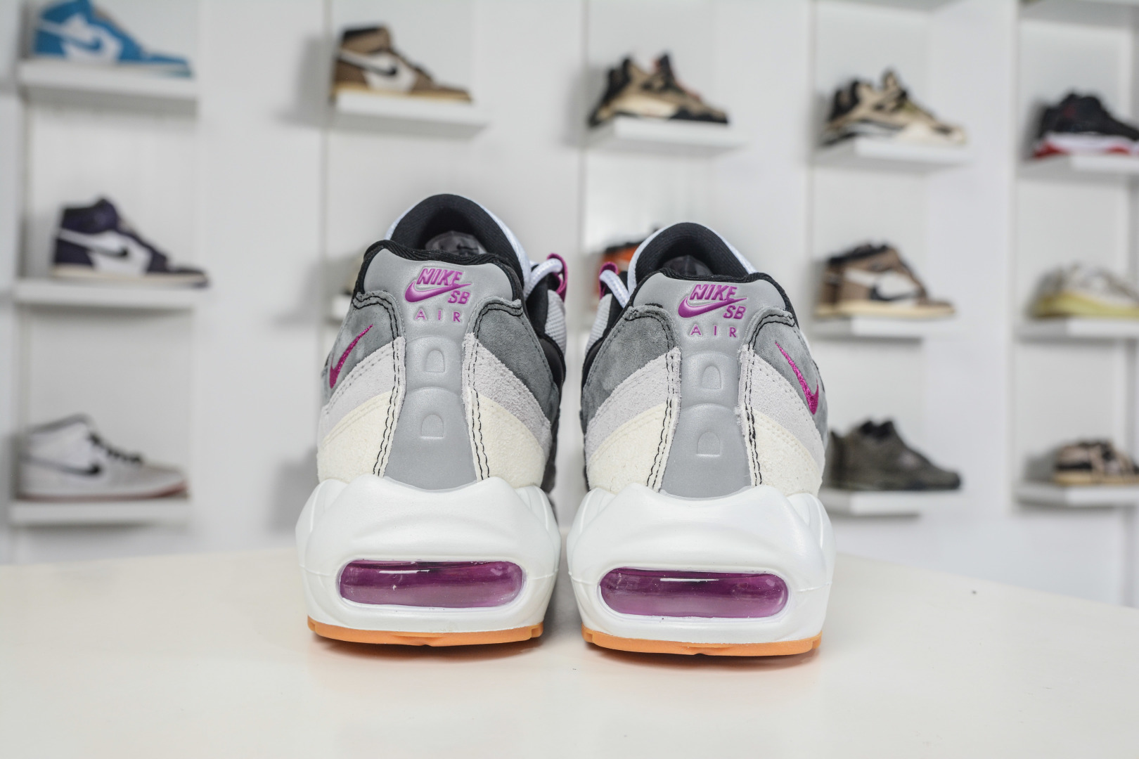 NIKE Air Max 95 潮流百搭 气垫缓震慢跑鞋 HF7545-100-Top High Quatity Cheap Sneakers Fashion Clothing Clothes Bags handbags Shoes of all Brand wholesale With The best Quality And Beautiful Price from China Factory Chinese suppliers wholesaler seller NIKE Air Max 95 潮流百搭 气垫缓震慢跑鞋 HF7545-100