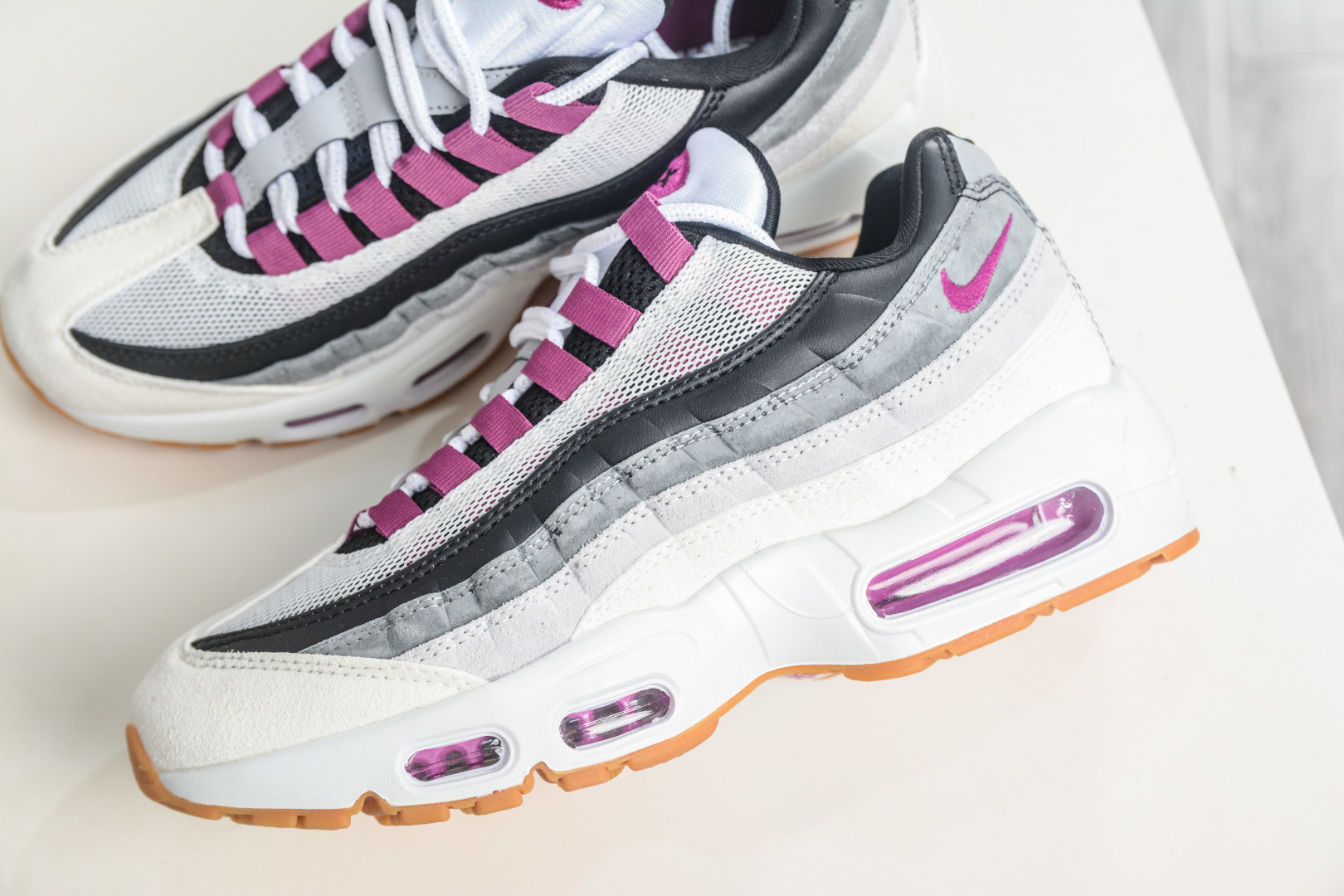 NIKE Air Max 95 潮流百搭 气垫缓震慢跑鞋 HF7545-100-Top High Quatity Cheap Sneakers Fashion Clothing Clothes Bags handbags Shoes of all Brand wholesale With The best Quality And Beautiful Price from China Factory Chinese suppliers wholesaler seller NIKE Air Max 95 潮流百搭 气垫缓震慢跑鞋 HF7545-100