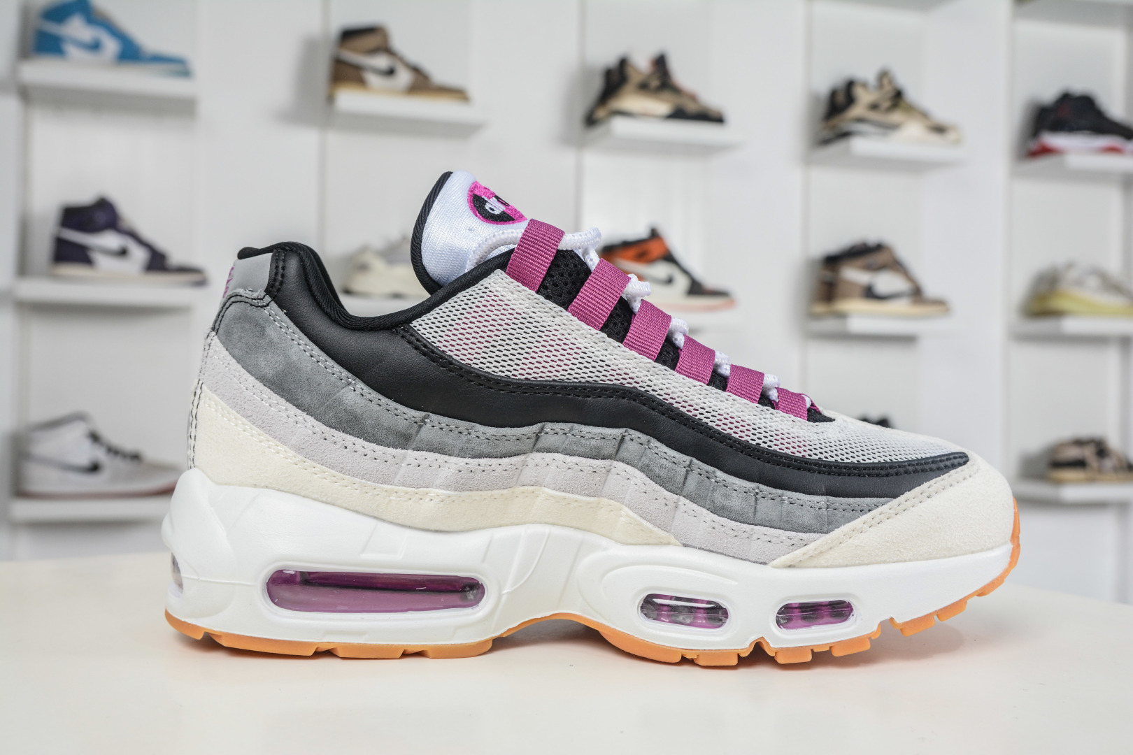 NIKE Air Max 95 潮流百搭 气垫缓震慢跑鞋 HF7545-100-Top High Quatity Cheap Sneakers Fashion Clothing Clothes Bags handbags Shoes of all Brand wholesale With The best Quality And Beautiful Price from China Factory Chinese suppliers wholesaler seller NIKE Air Max 95 潮流百搭 气垫缓震慢跑鞋 HF7545-100