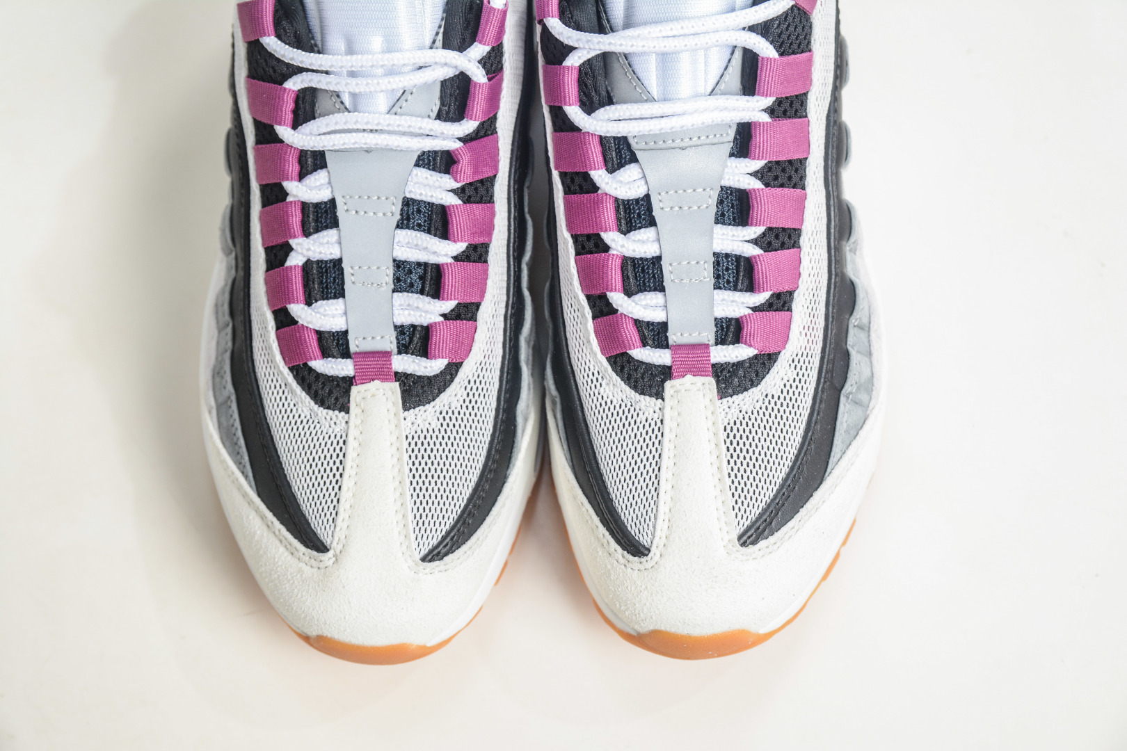 NIKE Air Max 95 潮流百搭 气垫缓震慢跑鞋 HF7545-100-Top High Quatity Cheap Sneakers Fashion Clothing Clothes Bags handbags Shoes of all Brand wholesale With The best Quality And Beautiful Price from China Factory Chinese suppliers wholesaler seller NIKE Air Max 95 潮流百搭 气垫缓震慢跑鞋 HF7545-100